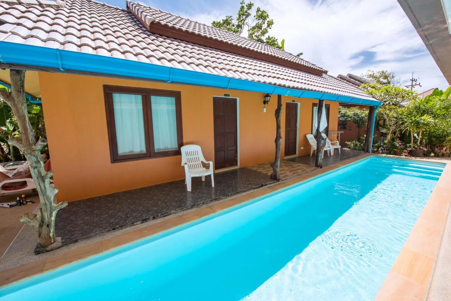 Swimming pool in Lanta Fevrier Resort