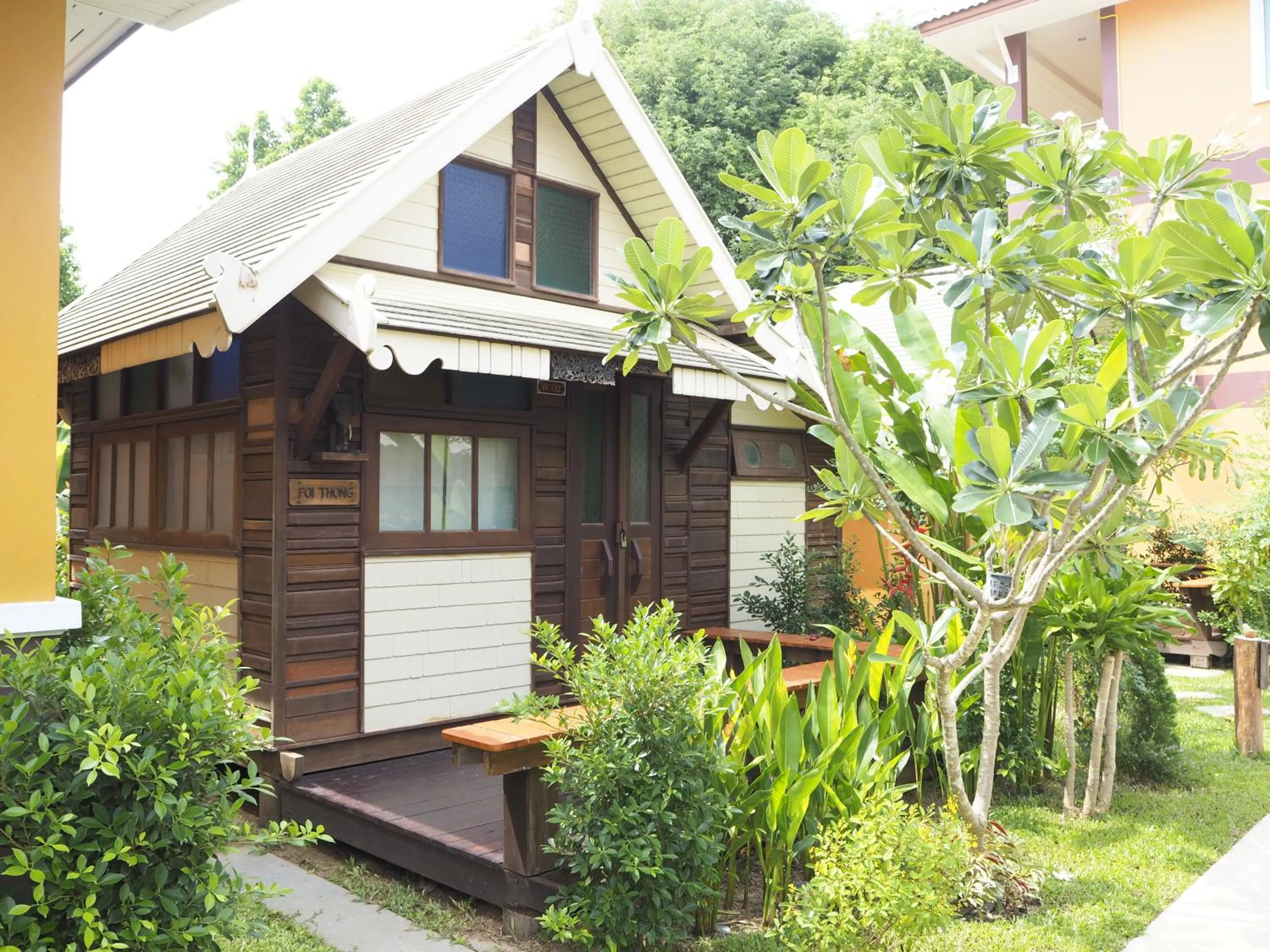 Property building in Lanta Fevrier Resort