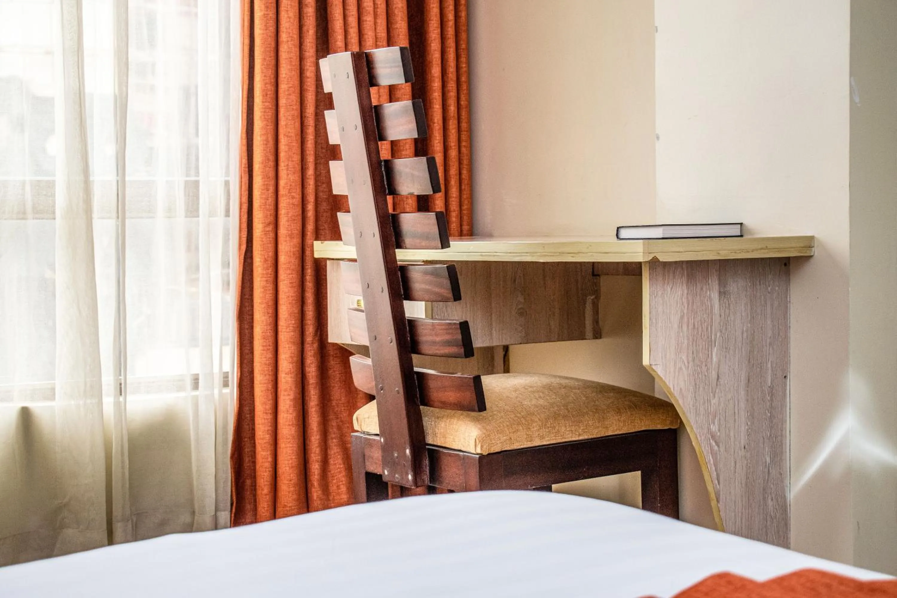 hair dresser, Bed in Astorian Grand Hotel Naivasha