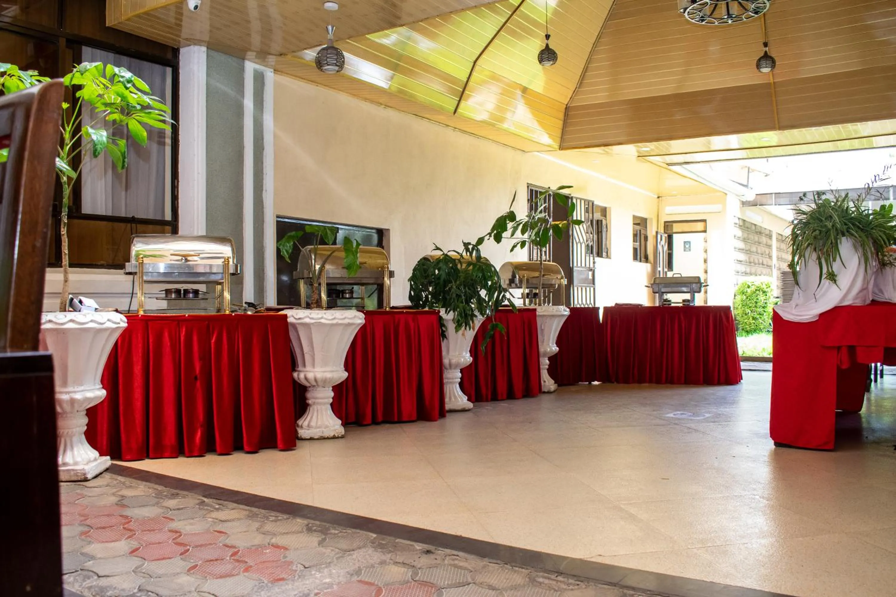 Restaurant/places to eat in Astorian Grand Hotel Naivasha