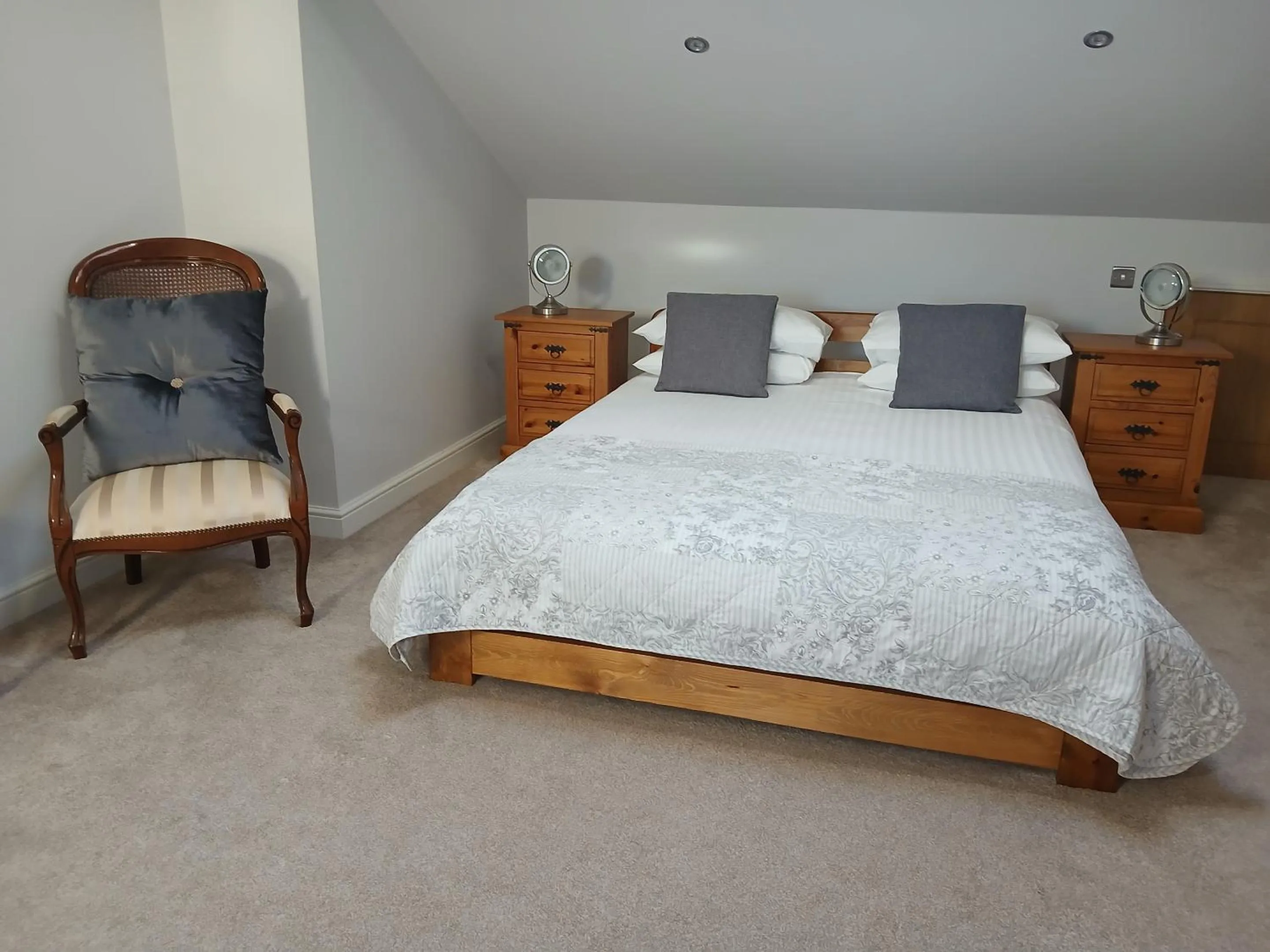 Bedroom, Bed in Ormsgill Inn