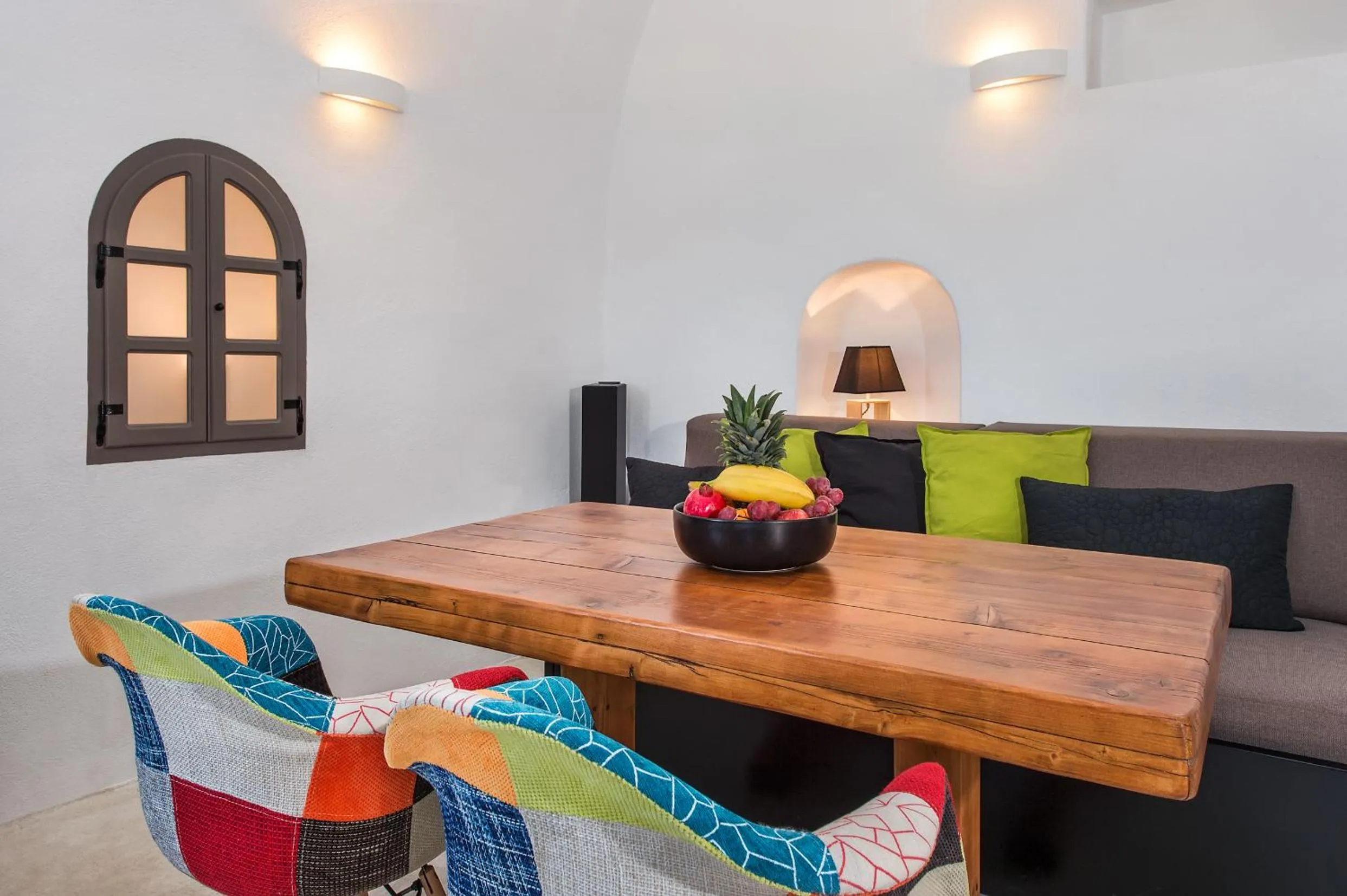 Living room in Old Vourvoulos Houses