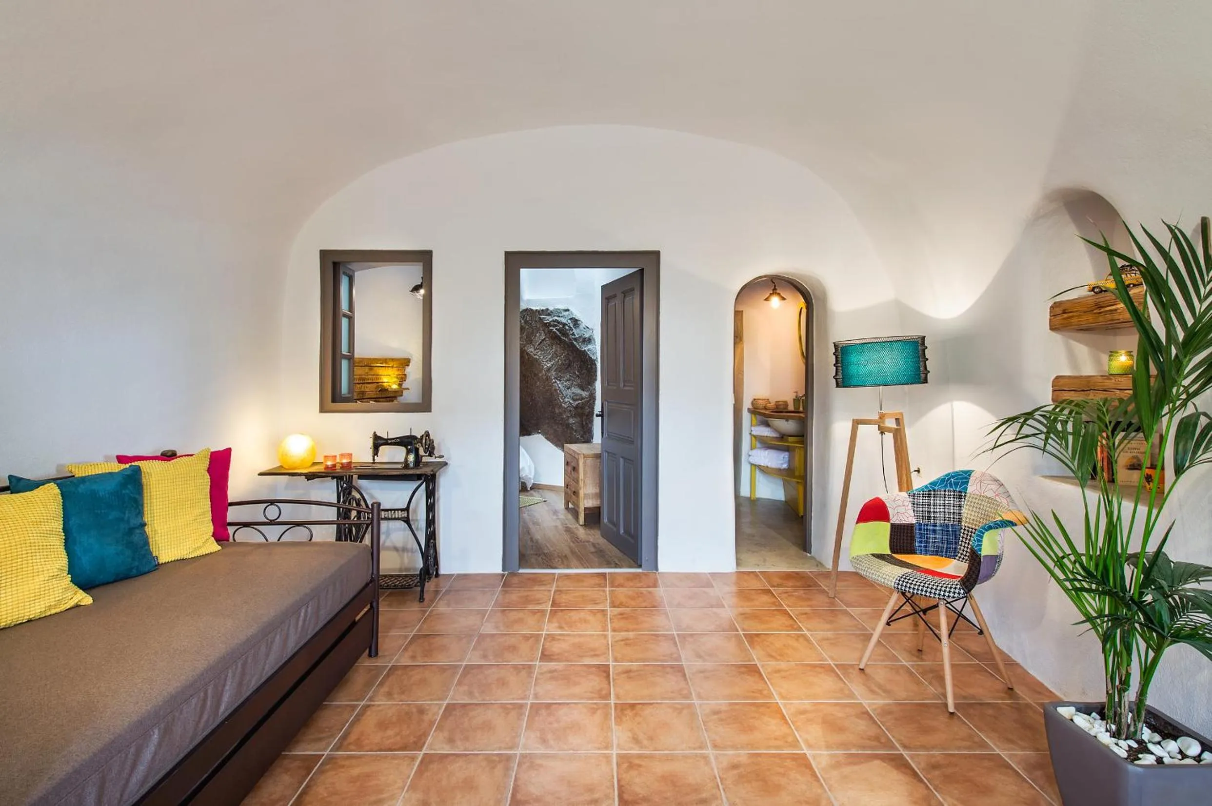 Living room in Old Vourvoulos Houses