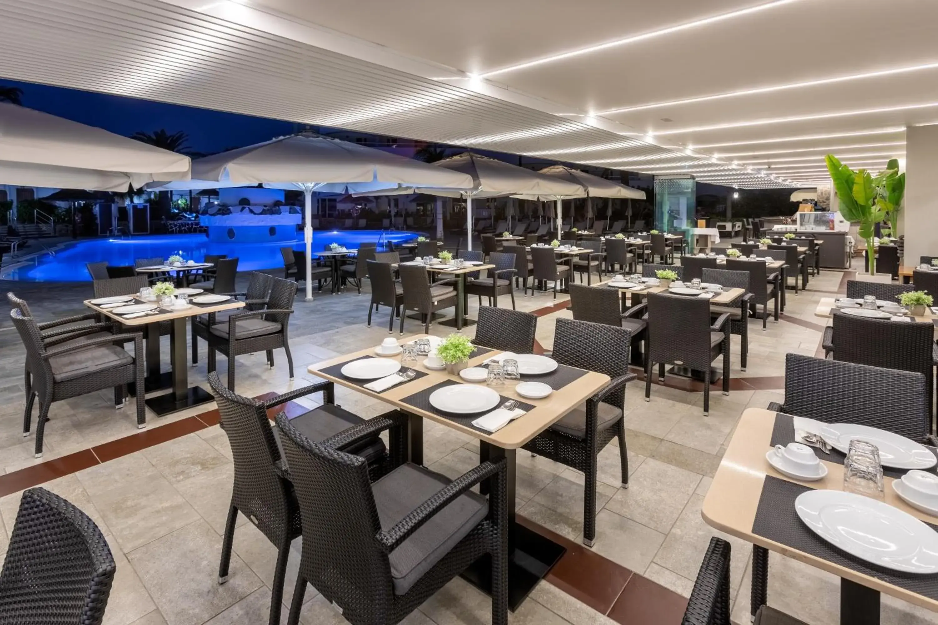 Restaurant/places to eat in Sol Barbacan Restaurant/places to eat in Sol Barbacan