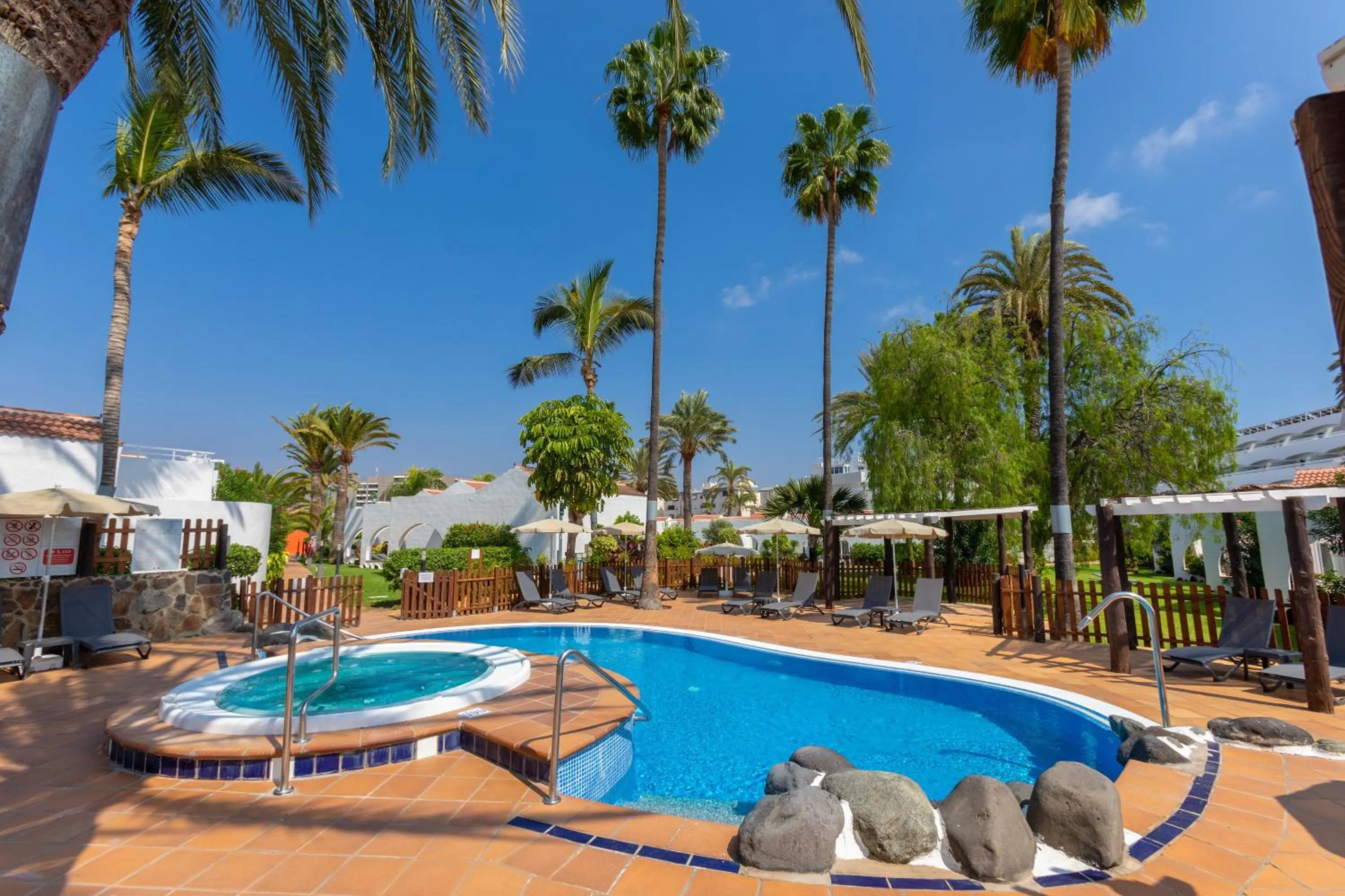 Property building in Sol Barbacan