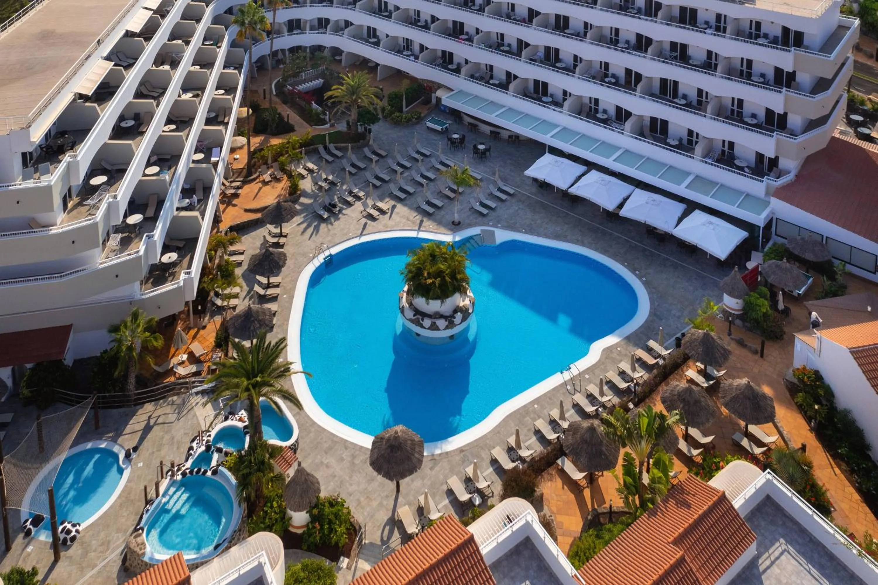 Property building in SOL Barbacan