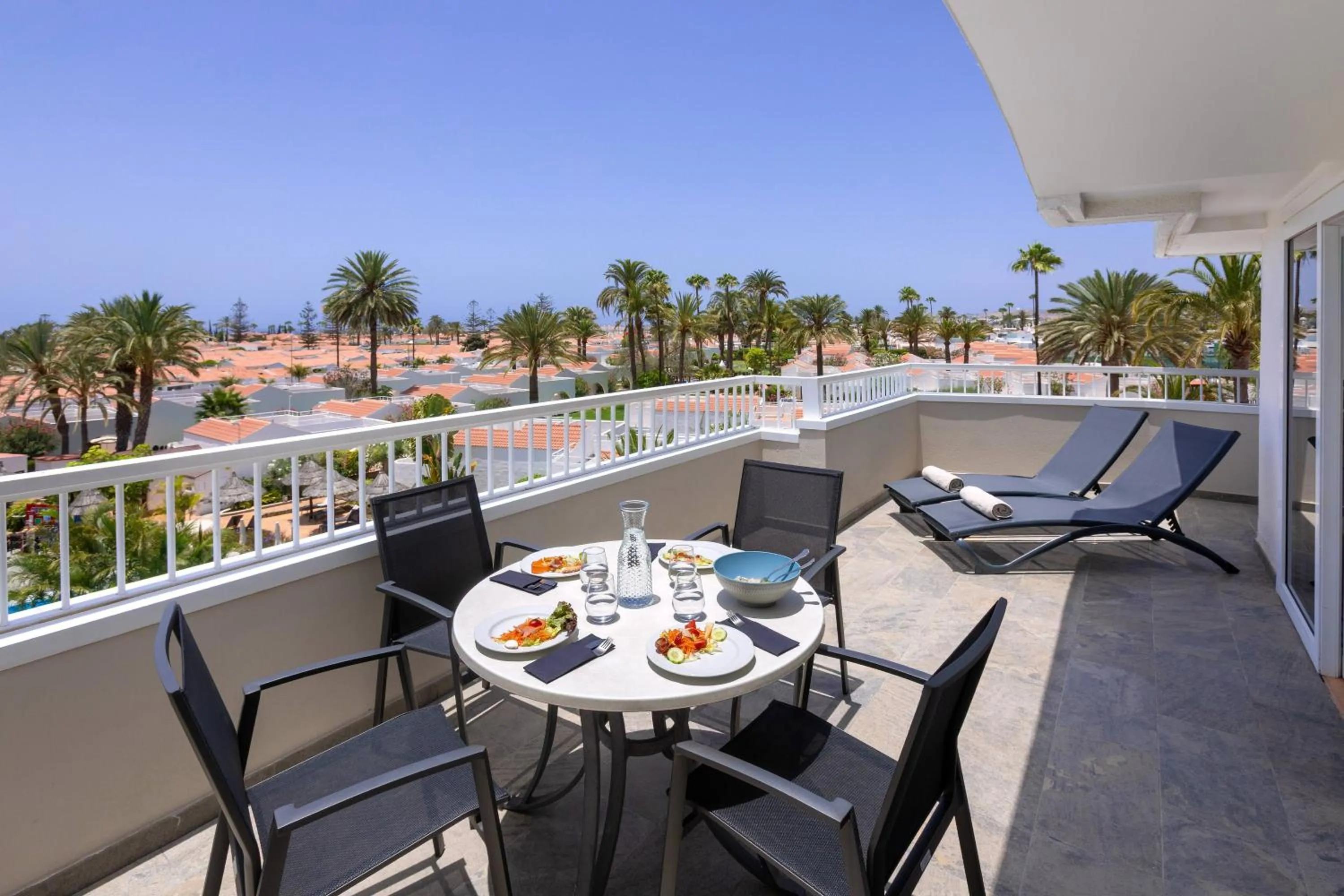 Property building in SOL Barbacan