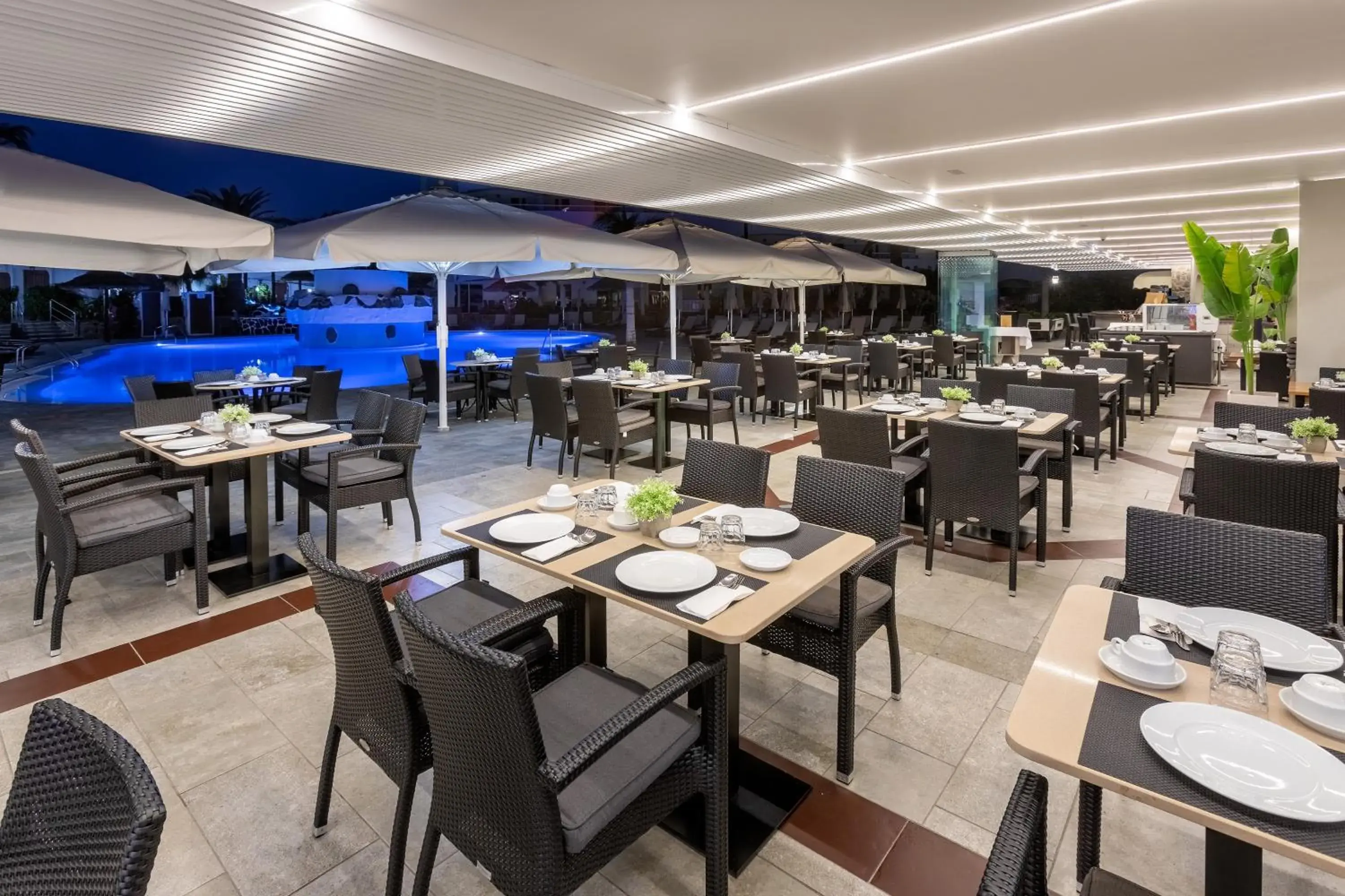 Restaurant/places to eat in Sol Barbacan Restaurant/places to eat in Sol Barbacan