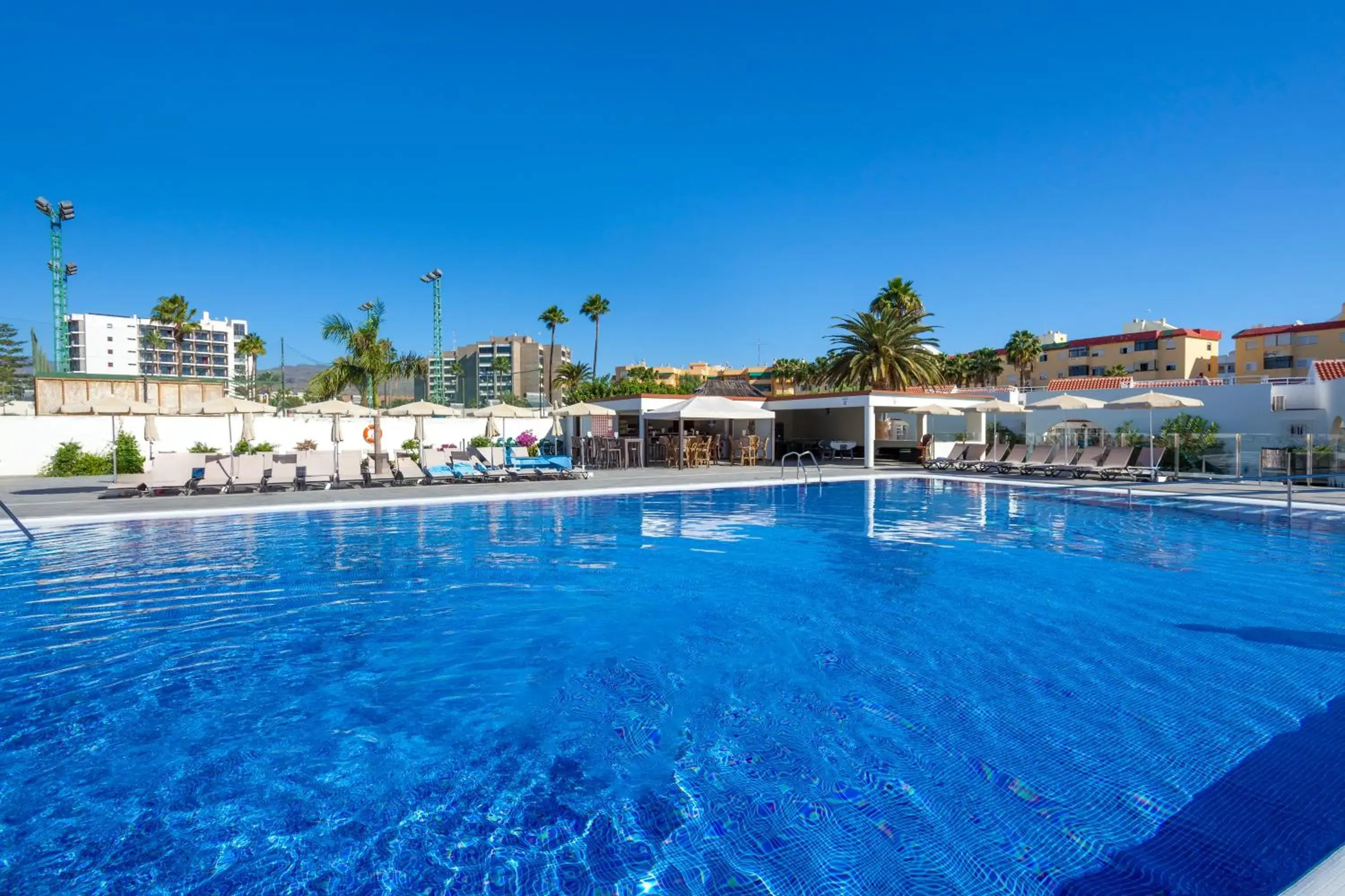 Property building in Sol Barbacan Property building in Sol Barbacan