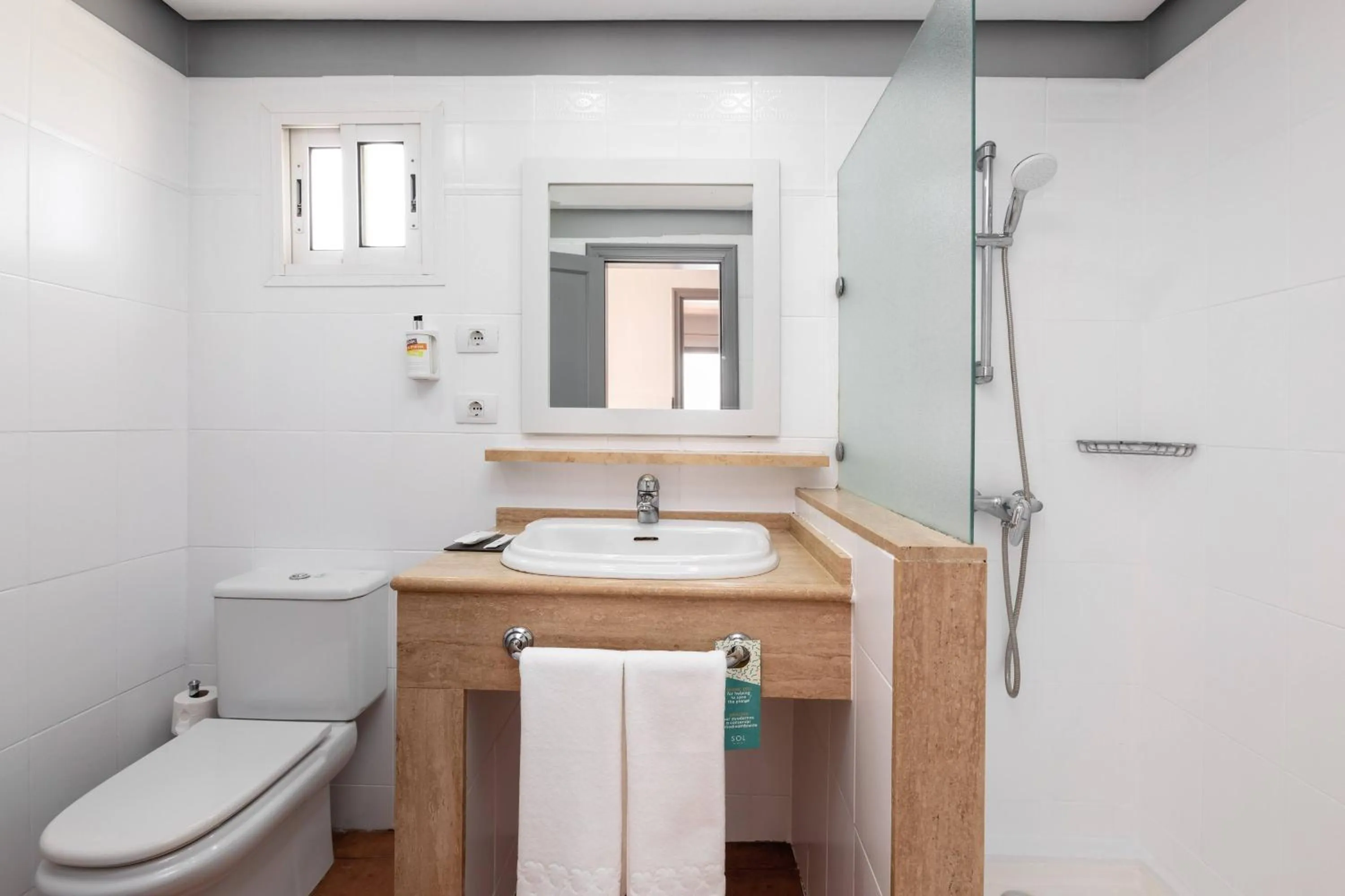 Bathroom in SOL Barbacan