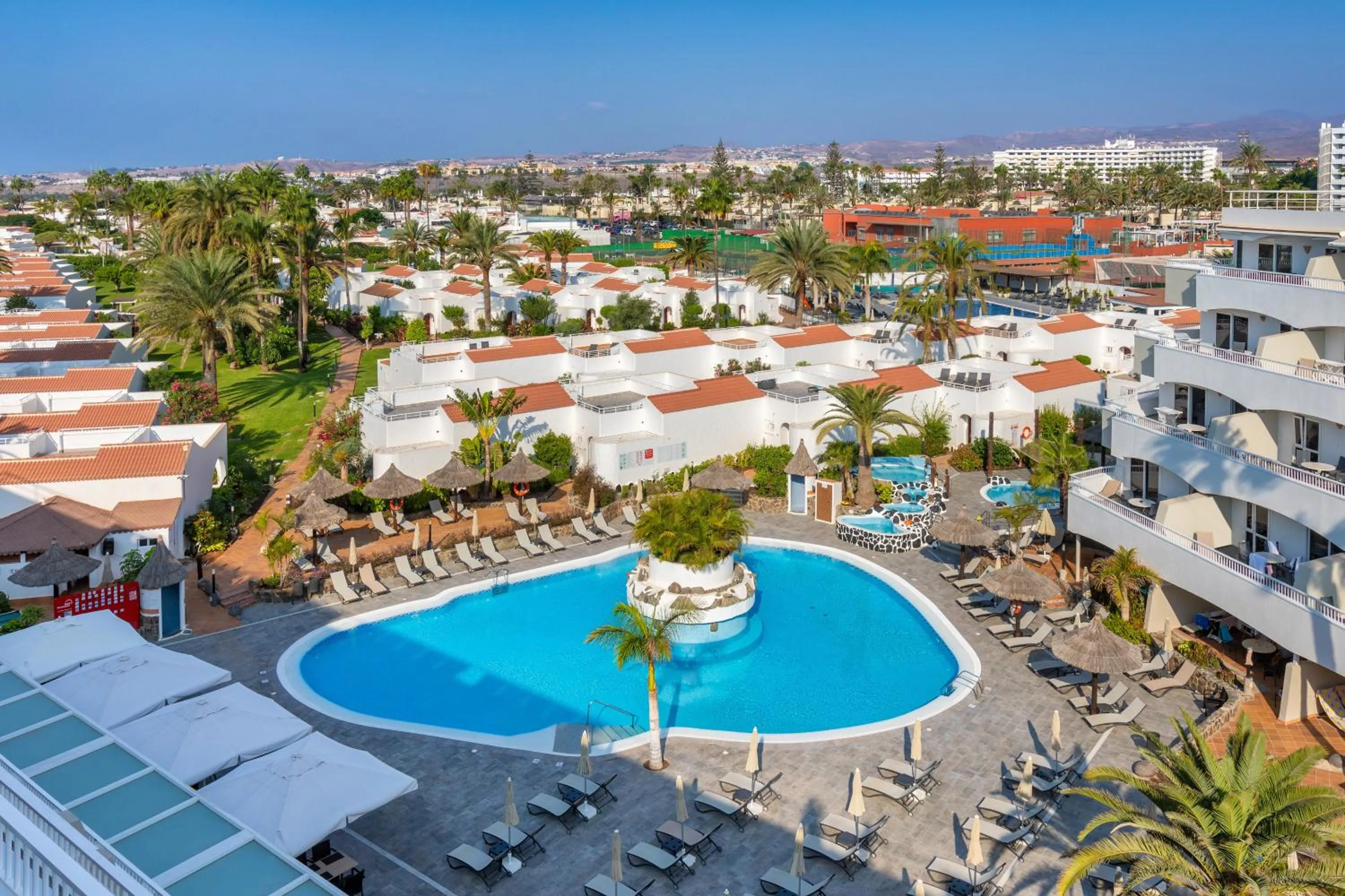 Property building in Sol Barbacan