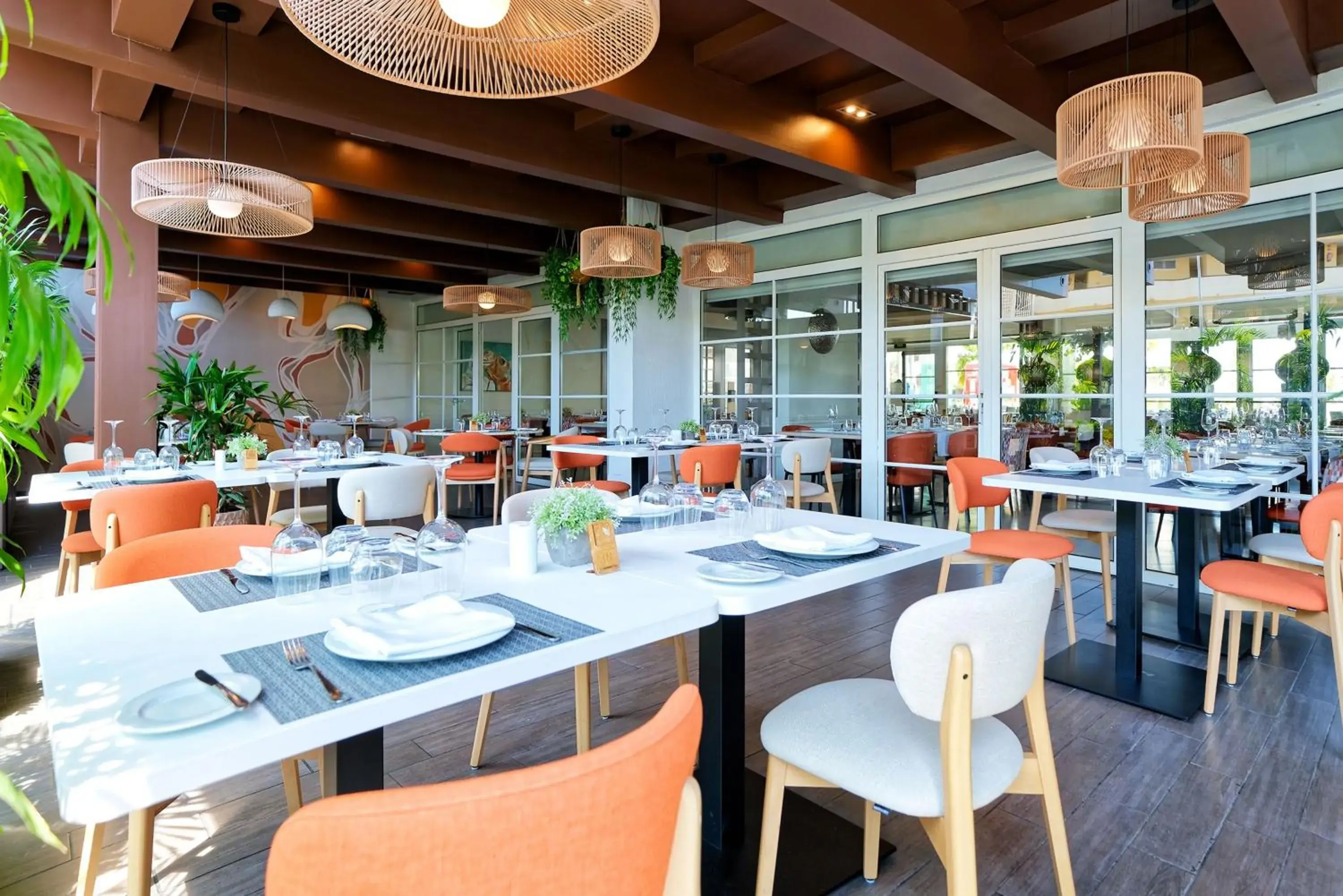 Restaurant/places to eat in Sol Barbacan Restaurant/places to eat in Sol Barbacan