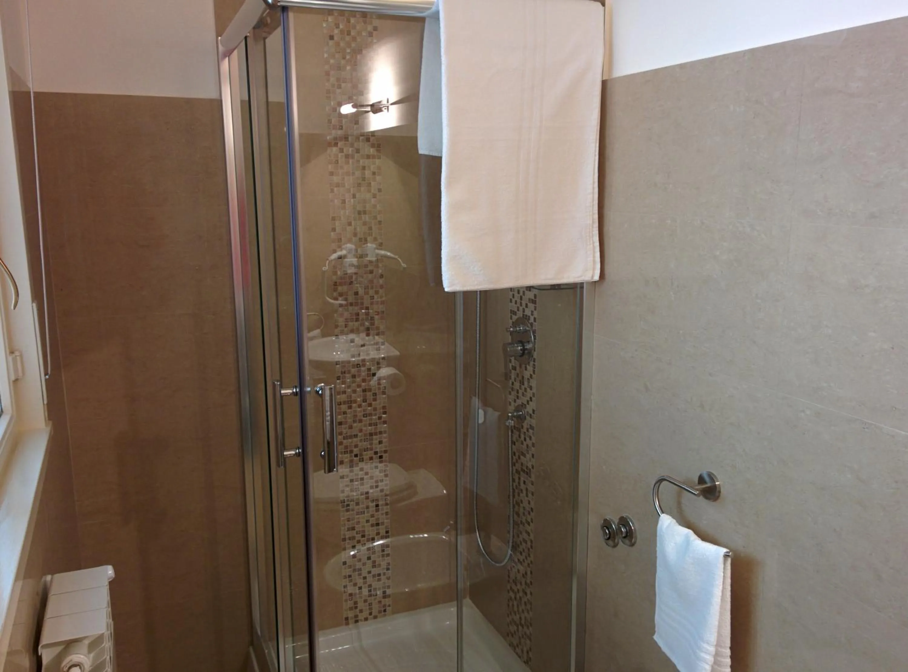 Shower in Ciauru Design B&B