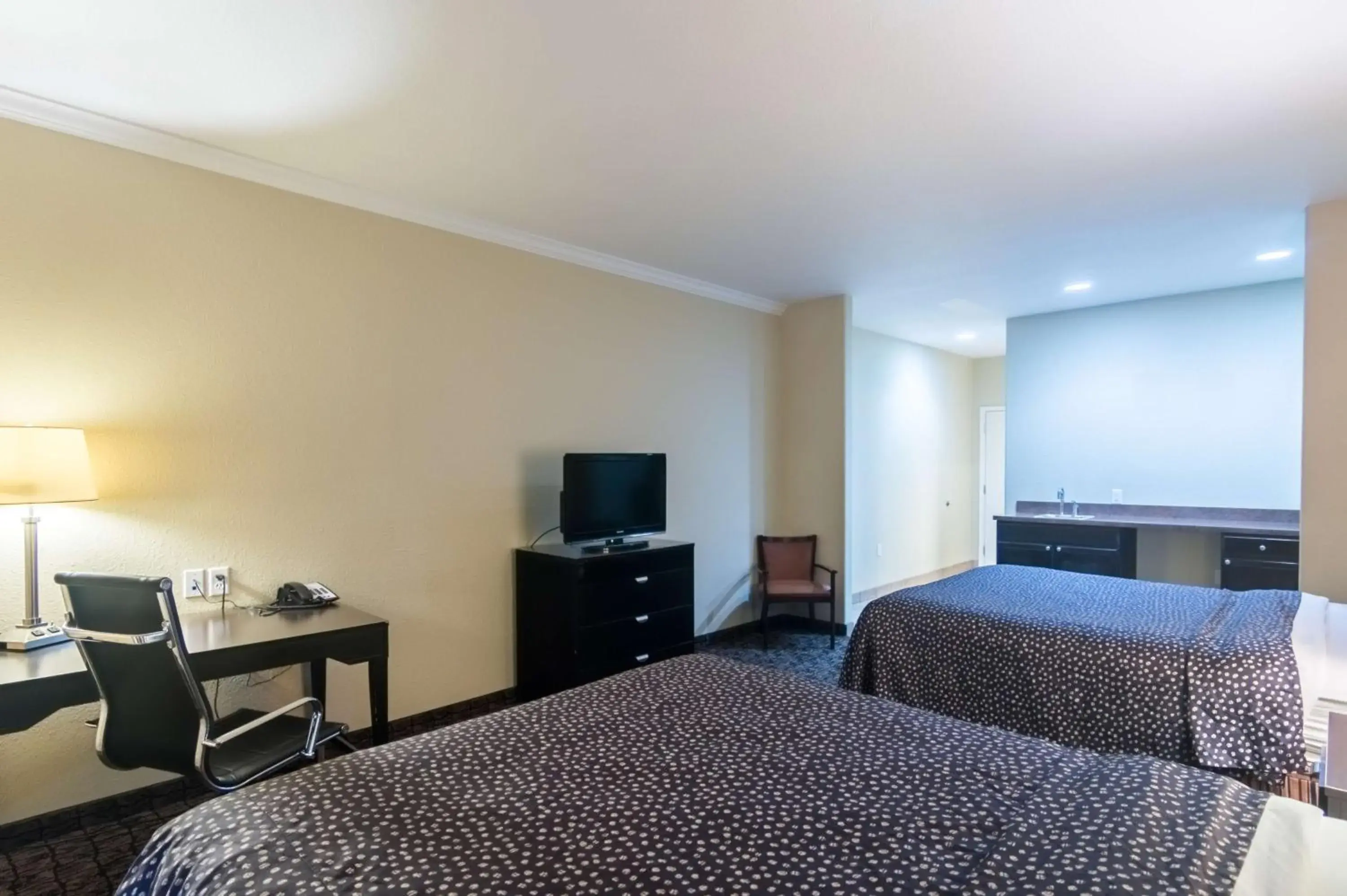 TV and multimedia in Motel 6-Colorado City, TX TV and multimedia in Motel 6-Colorado City, TX