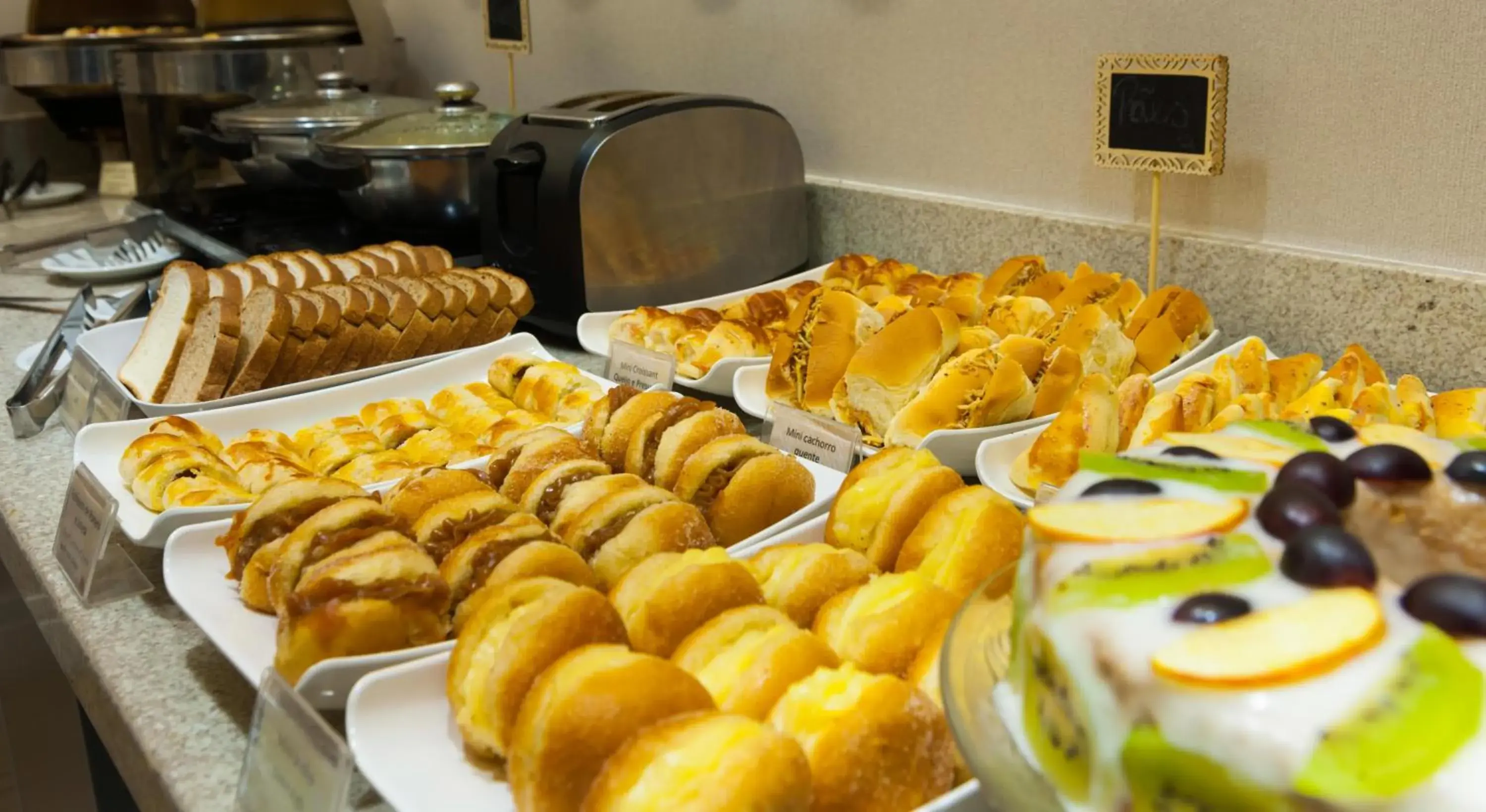 Food and drinks in Matiz Multi Suites Food and drinks in Matiz Multi Suites