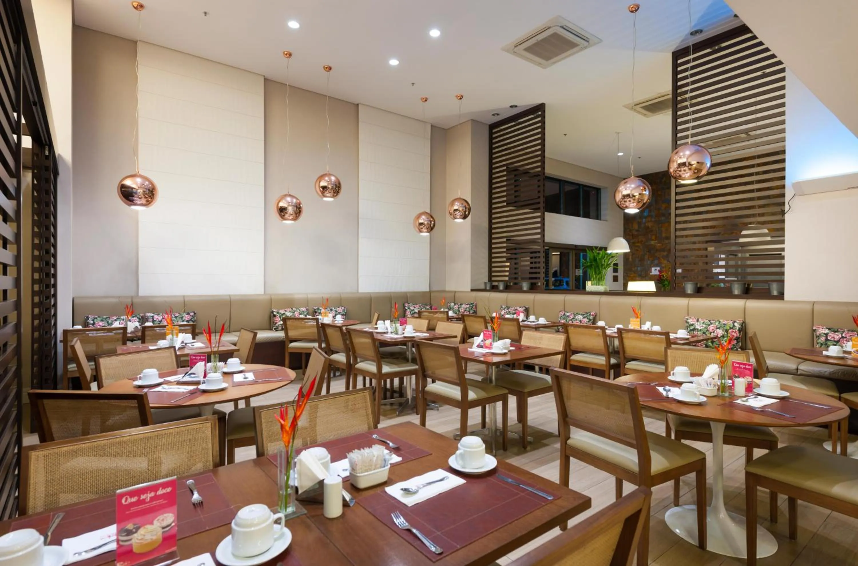 Restaurant/places to eat in Matiz Multi Suites
