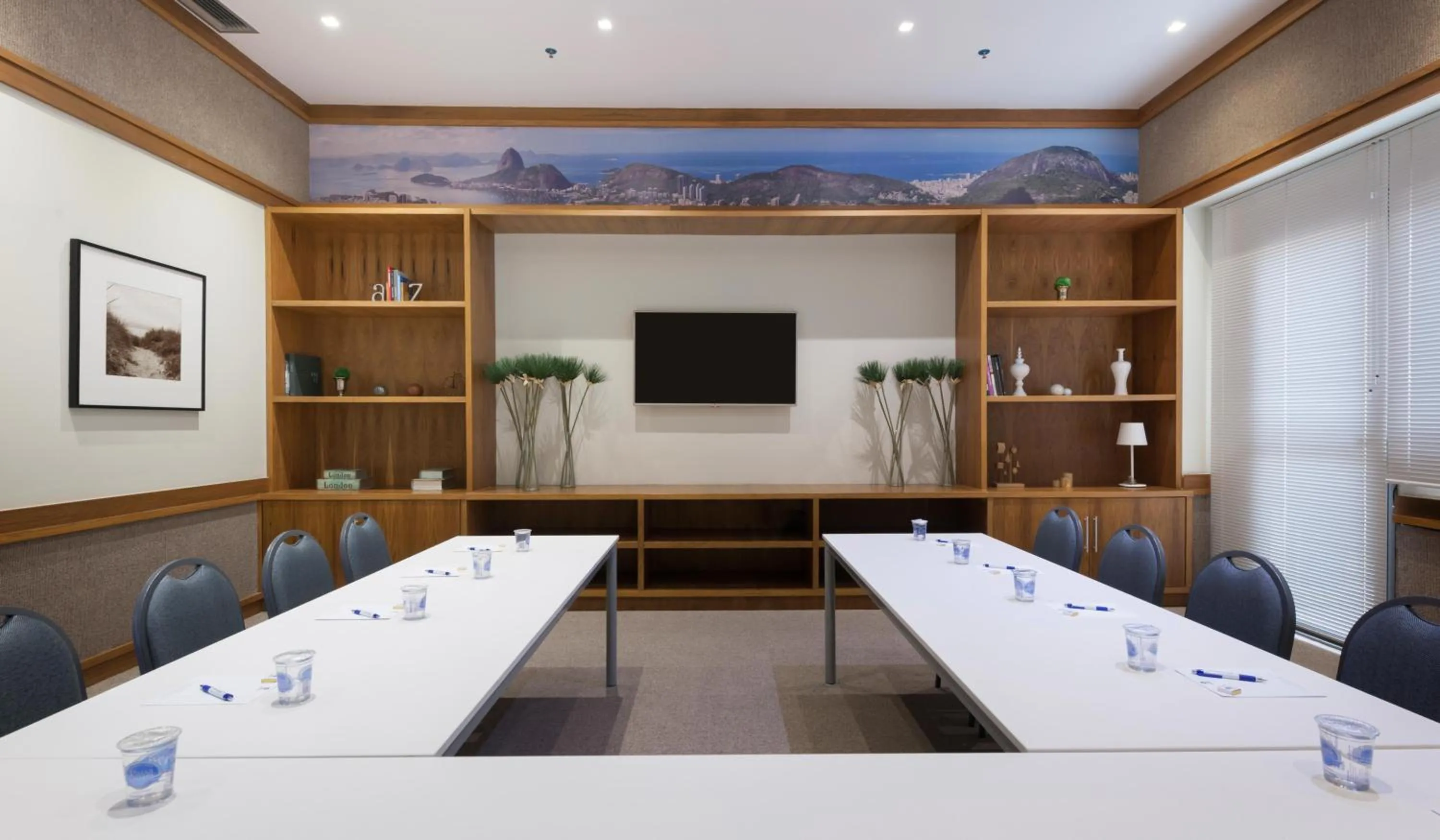 Business facilities in Matiz Multi Suites