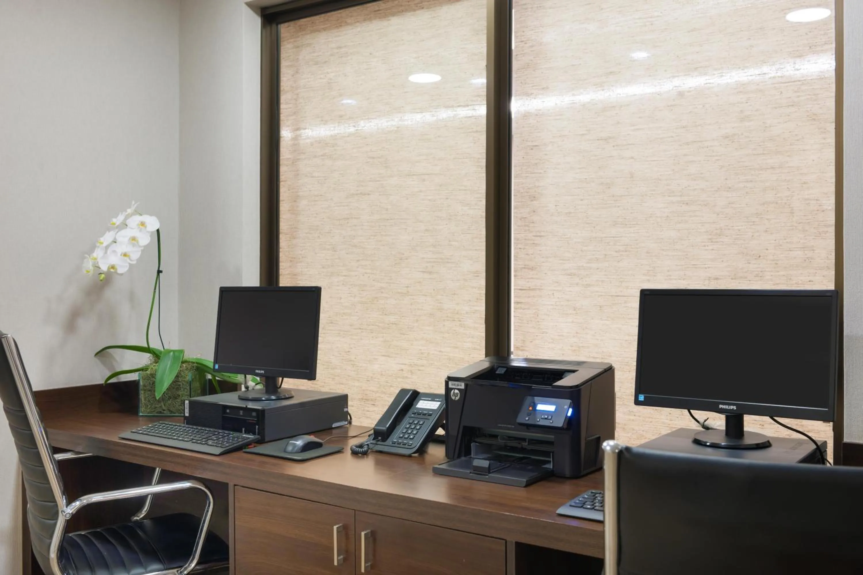 Business facilities in Matiz Multi Suites