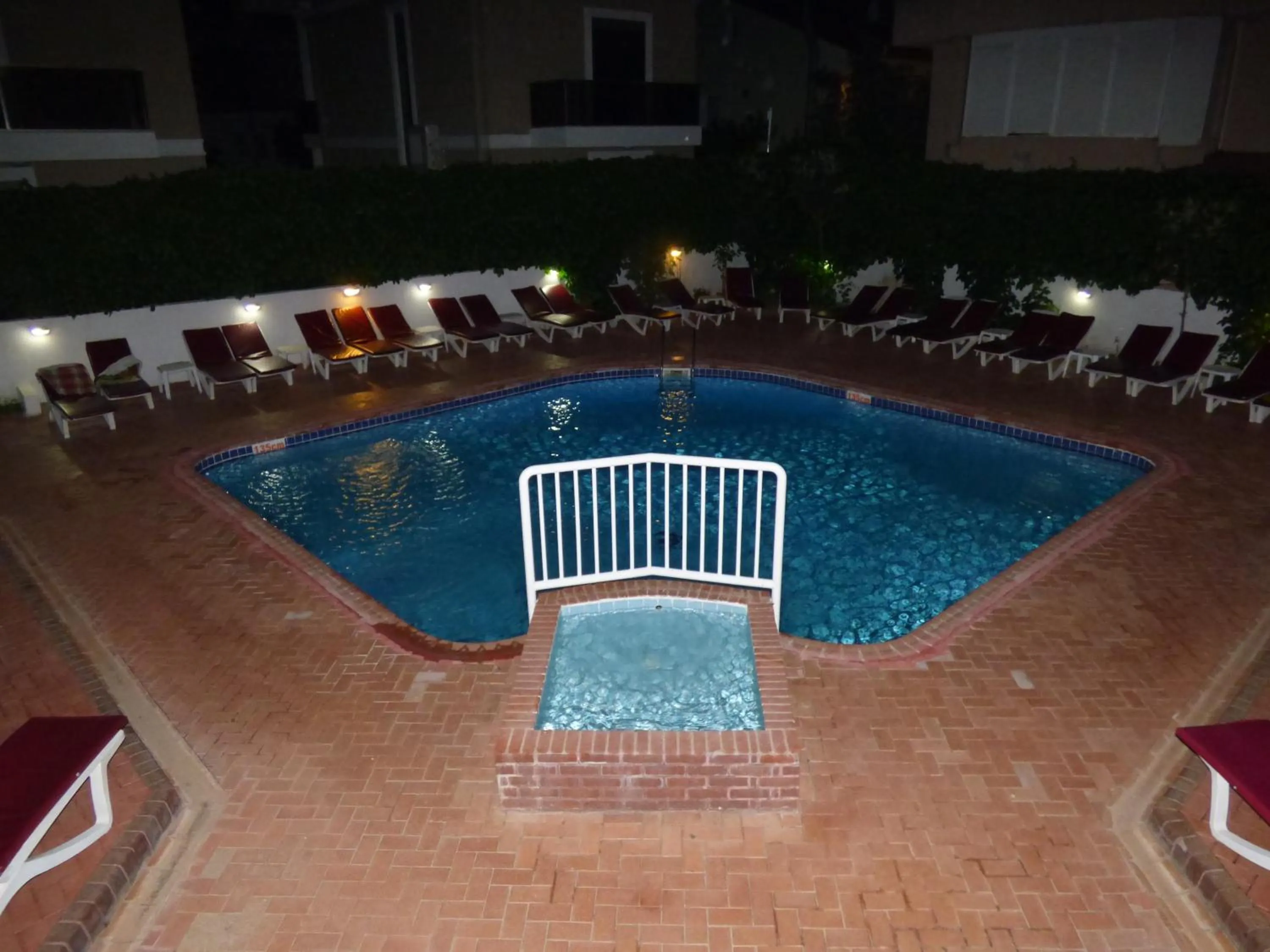Swimming pool in Avlu 4
