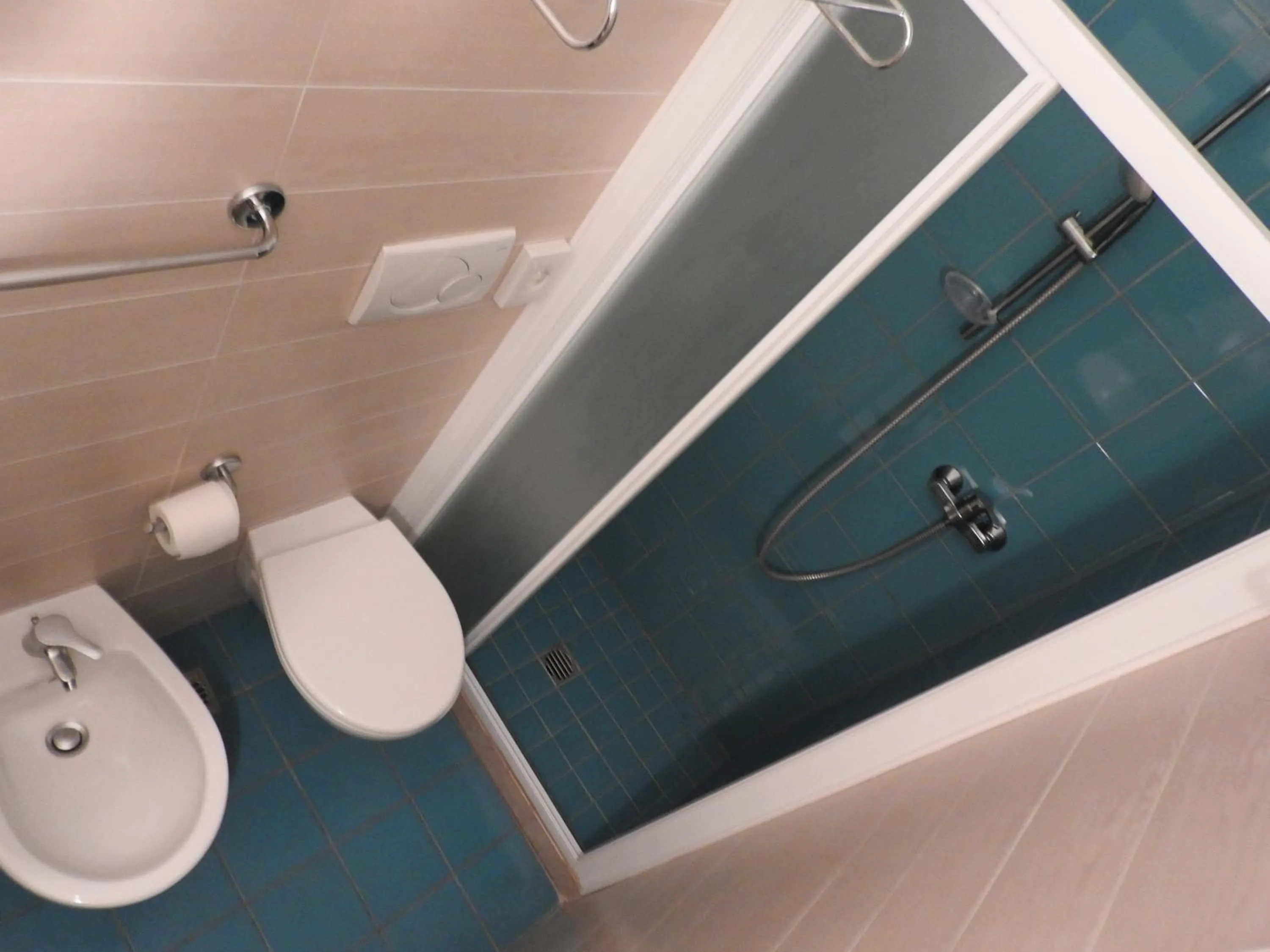 Shower in Hotel Haarlem