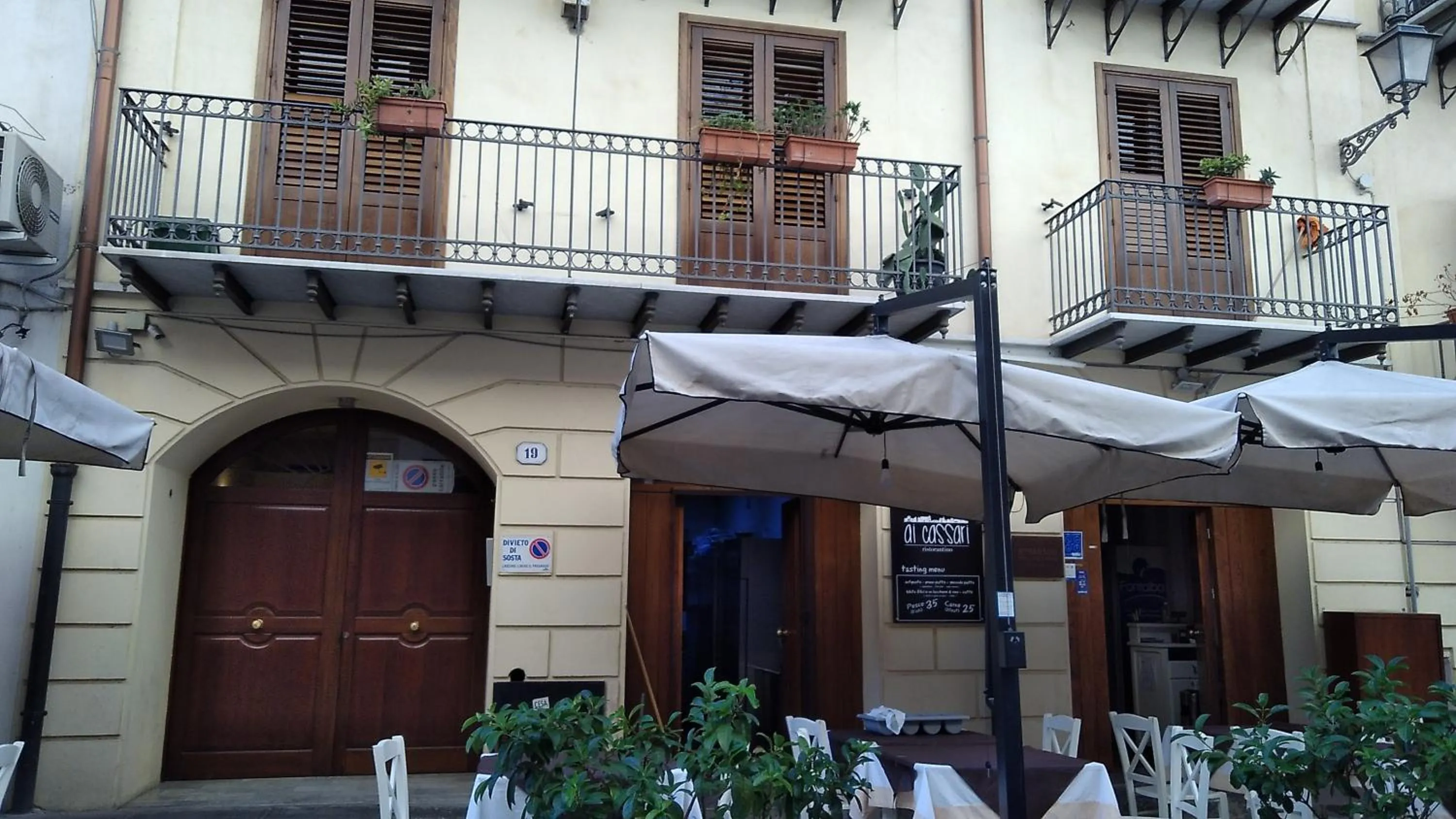 Cassari UpArtments