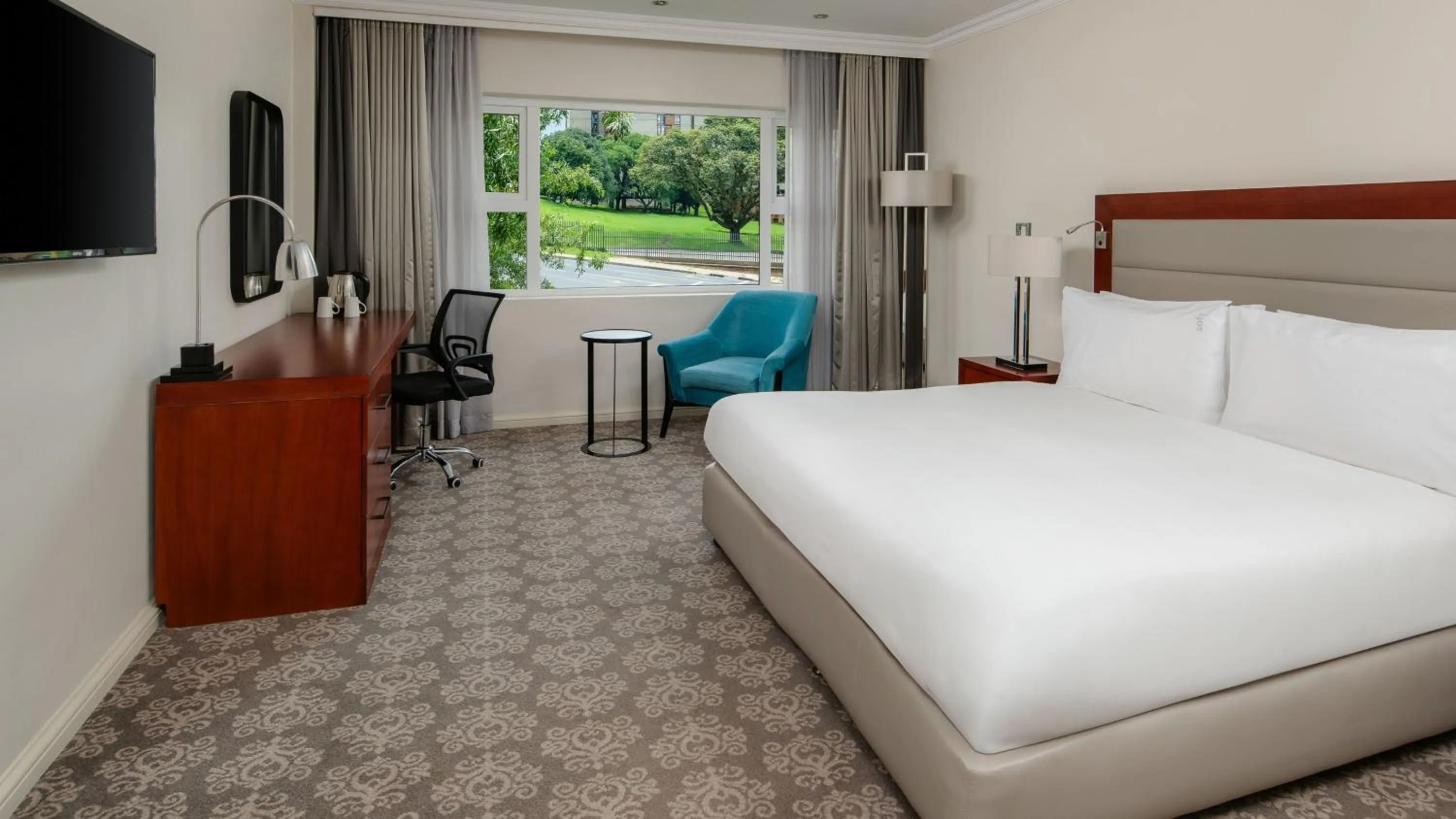 Photo of the whole room, Bed in Holiday Inn - Johannesburg Sunnyside Park by IHG