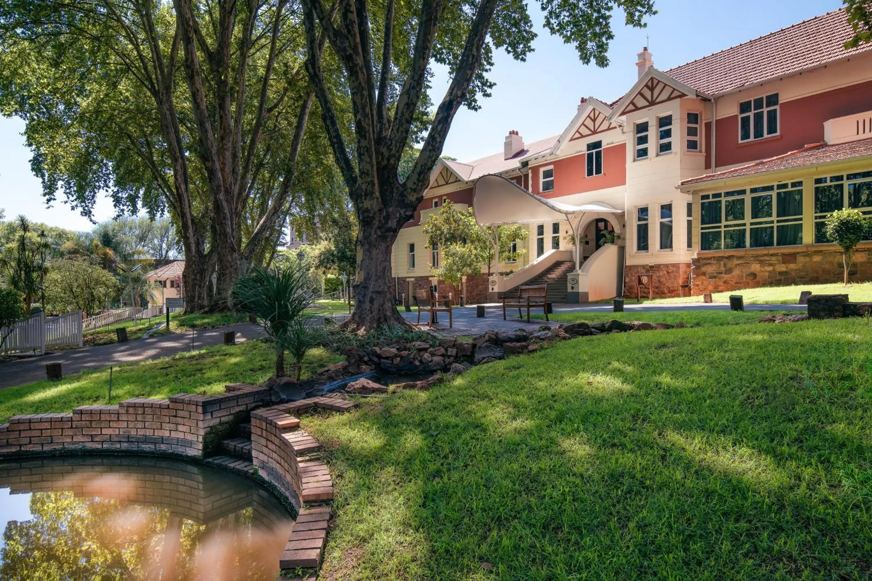 Property building in Holiday Inn - Johannesburg Sunnyside Park by IHG