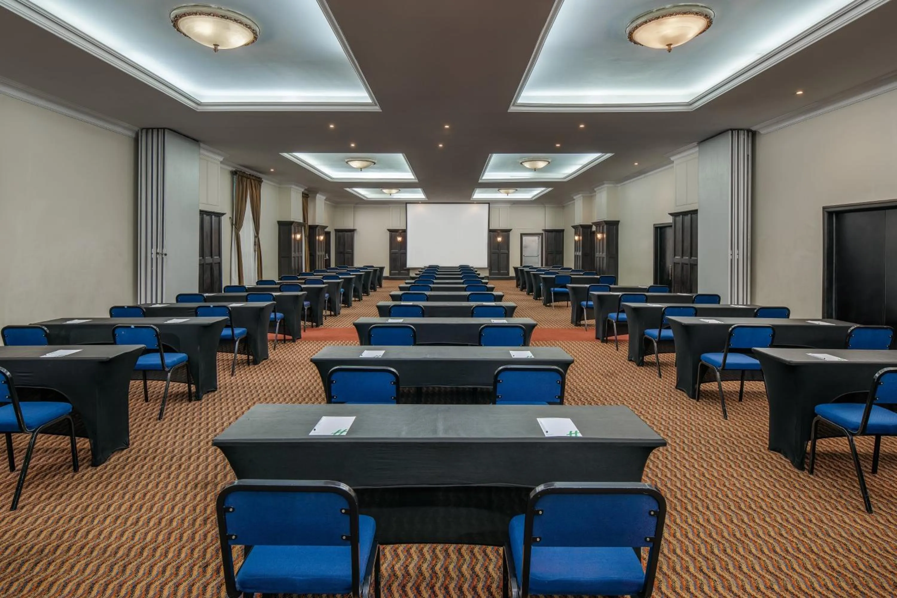 Meeting/conference room in Holiday Inn - Johannesburg Sunnyside Park by IHG