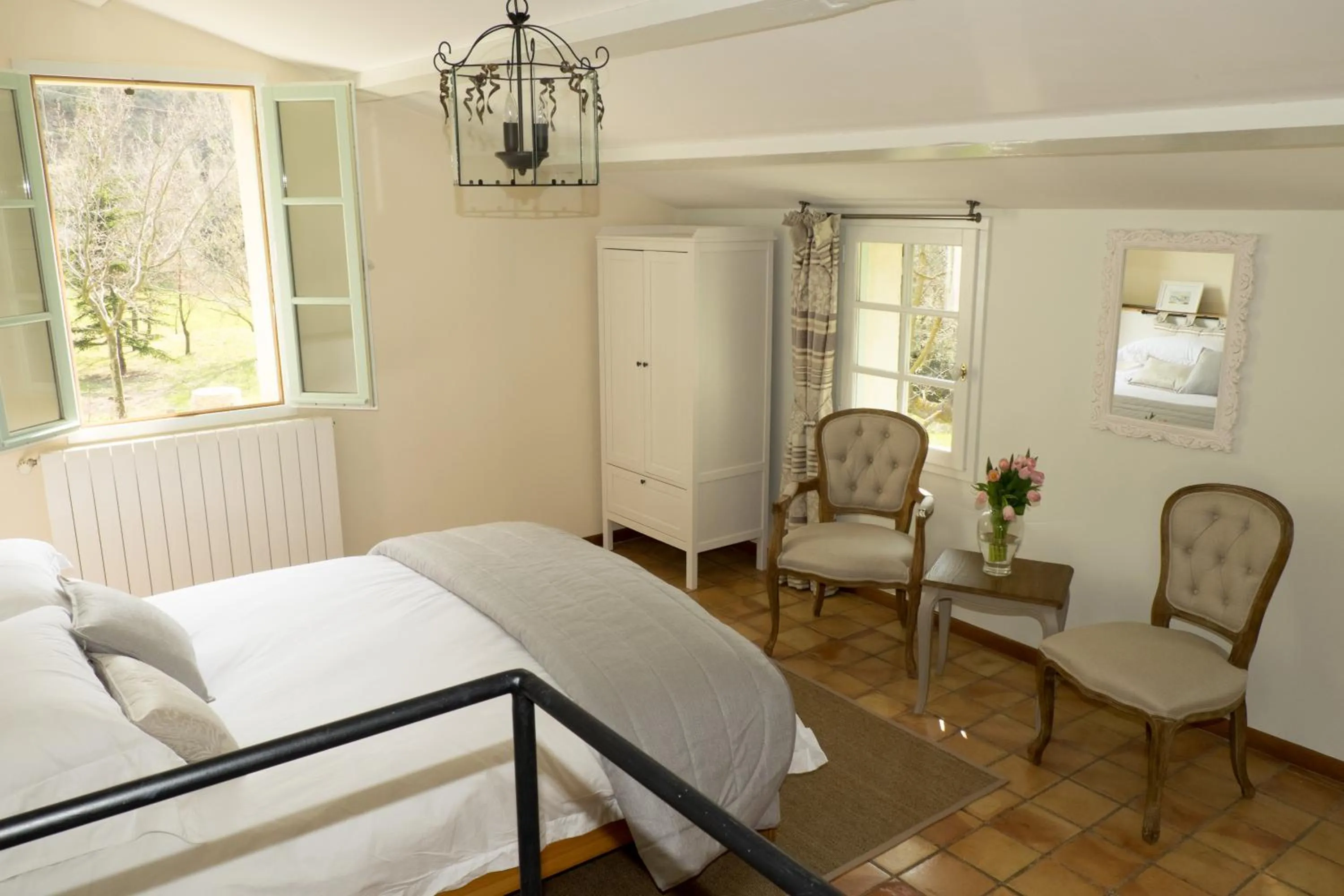 Photo of the whole room, Bed in La Ferme Des Belugues