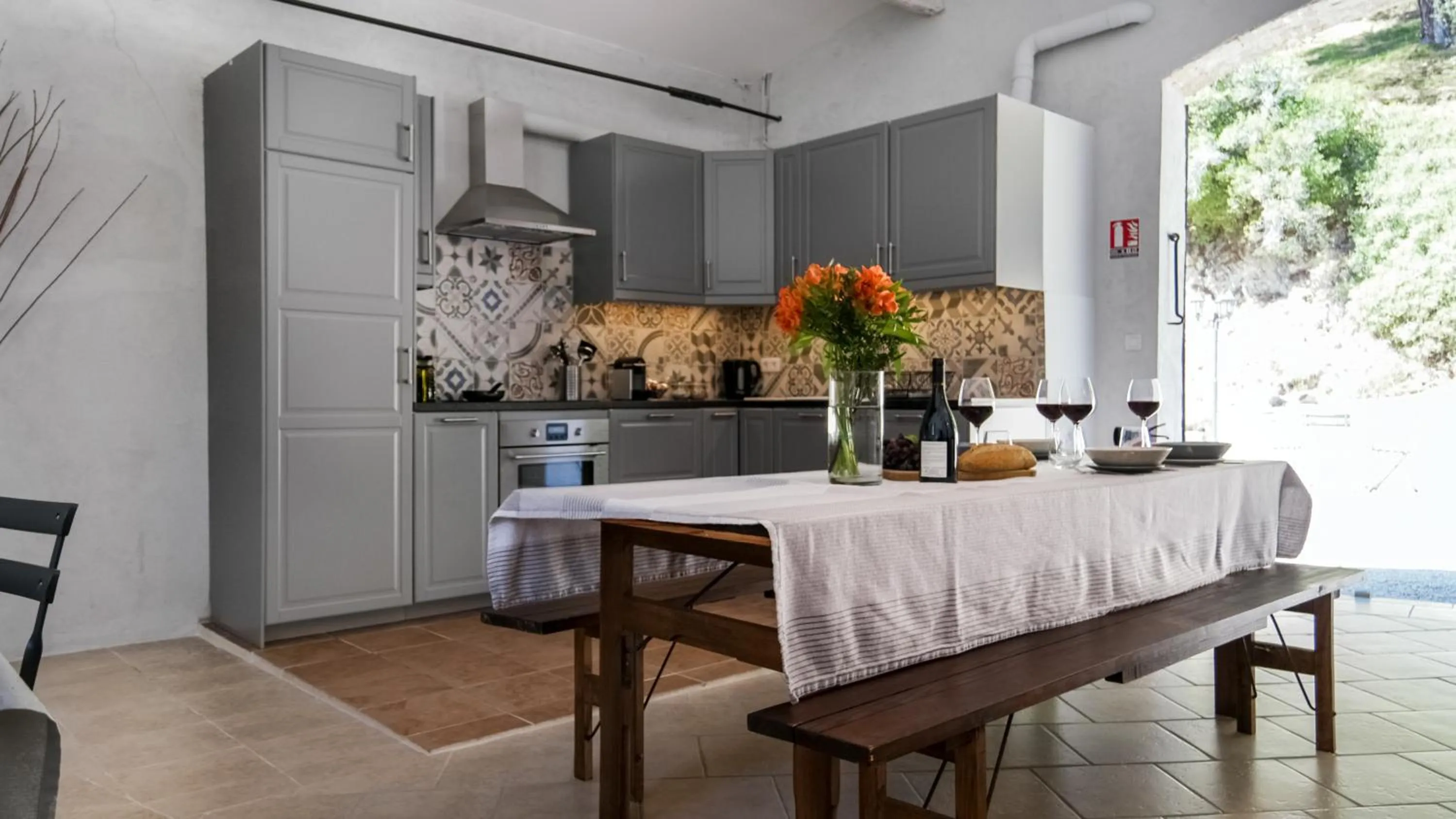 Communal kitchen in La Ferme Des Belugues
