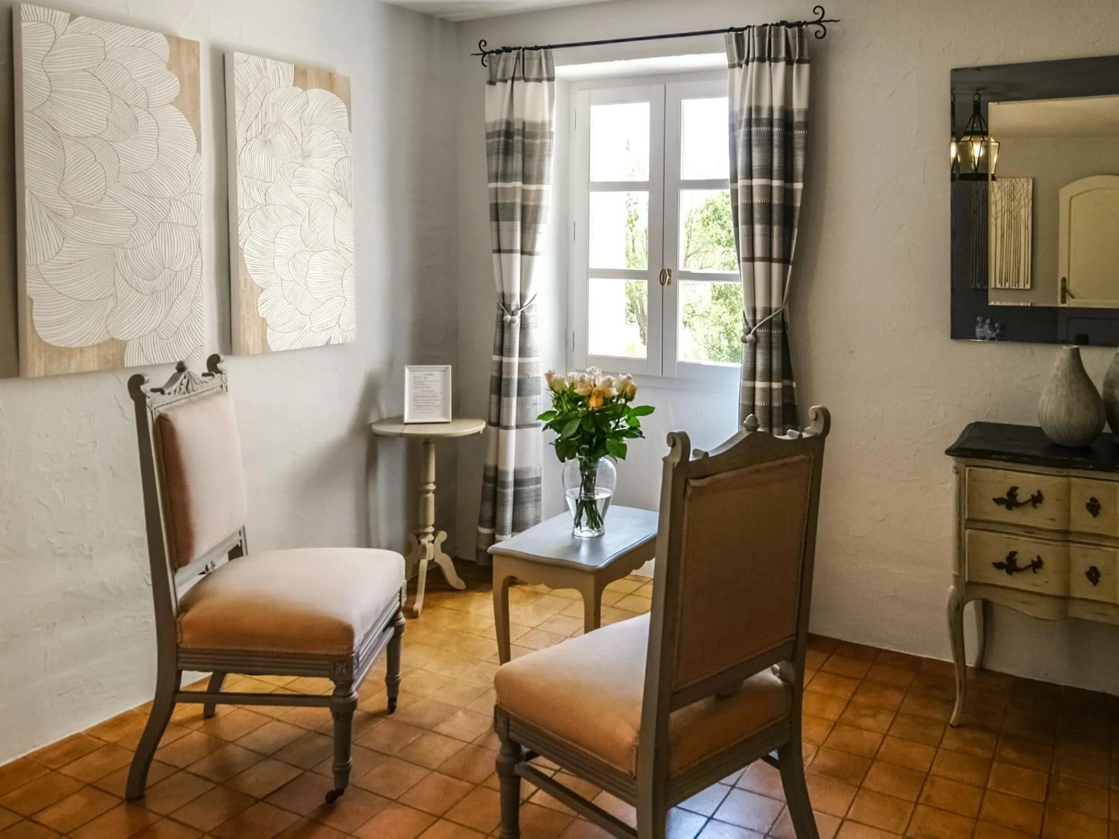 Decorative detail in La Ferme Des Belugues