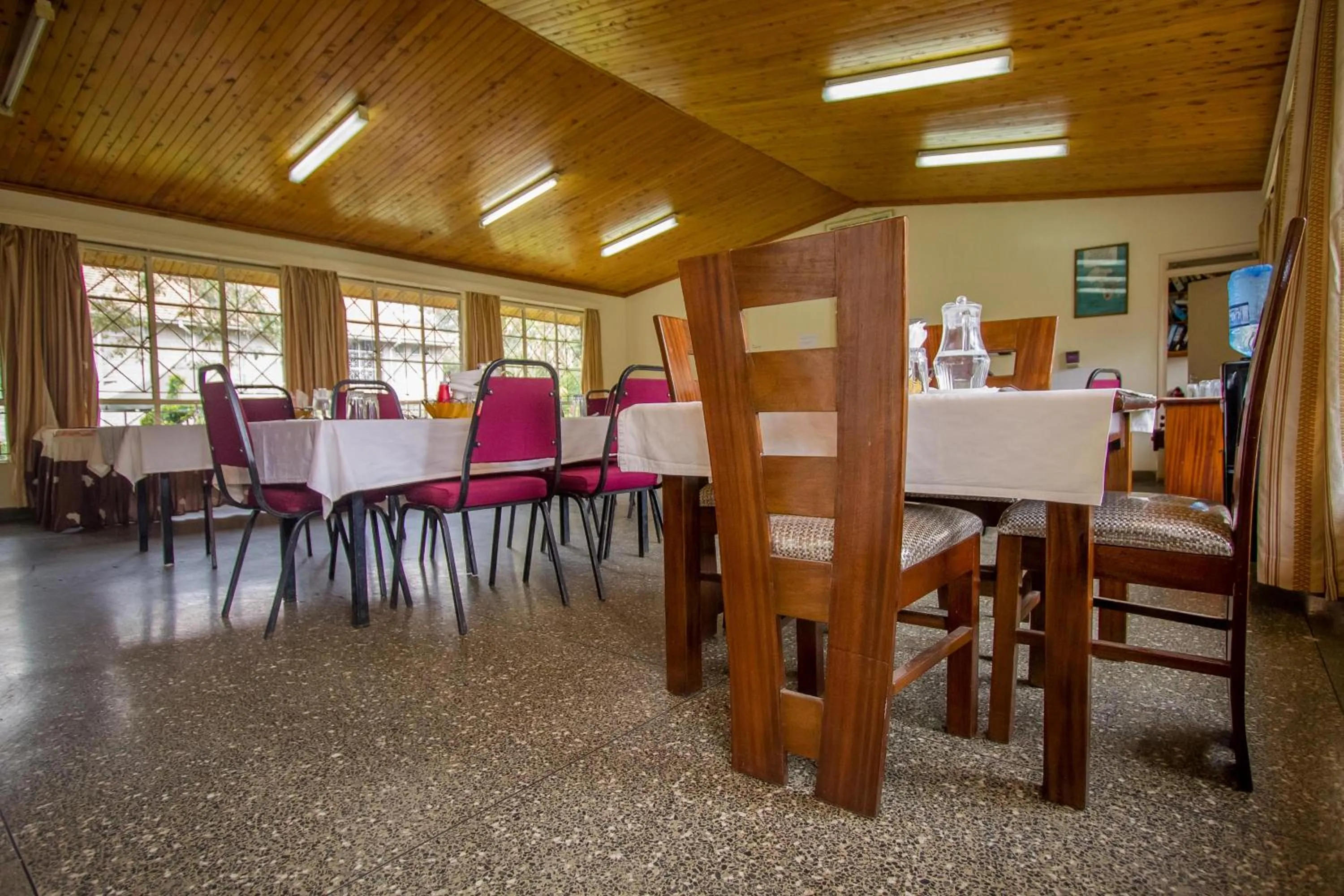 Restaurant/places to eat in Corat Africa Hotel