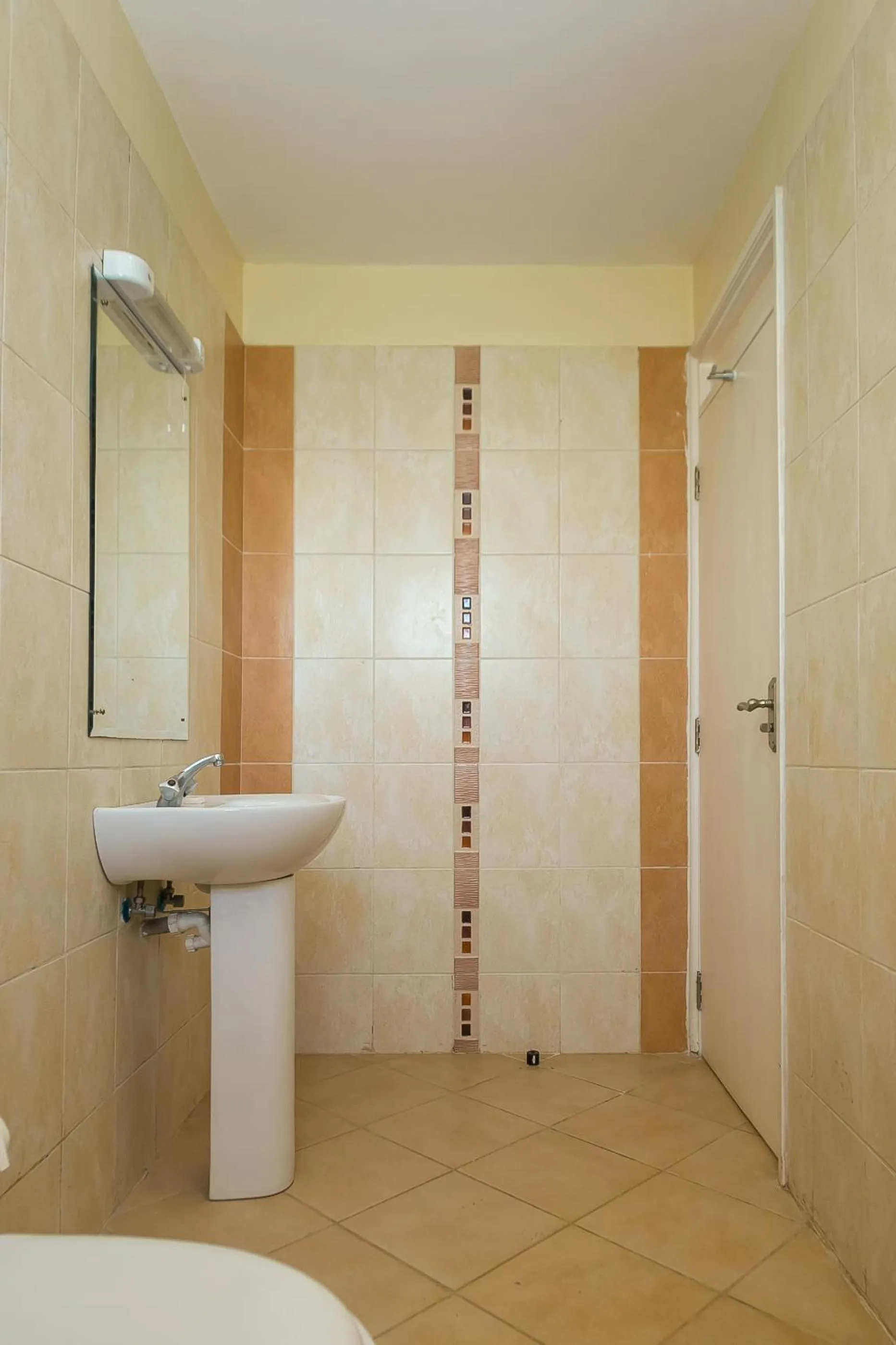 Shower in Corat Africa Hotel