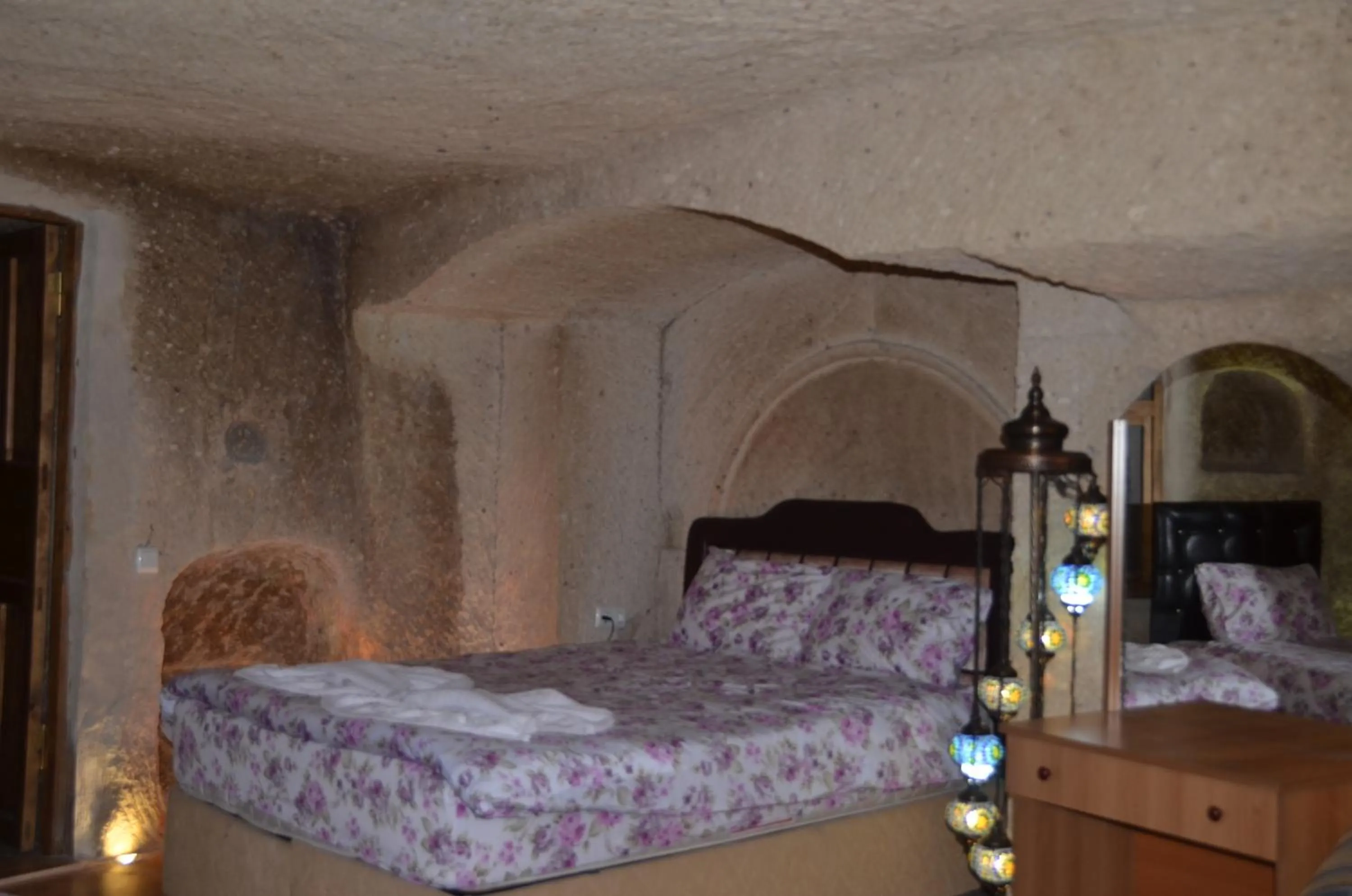 Bedroom, Bed in Coco Cave