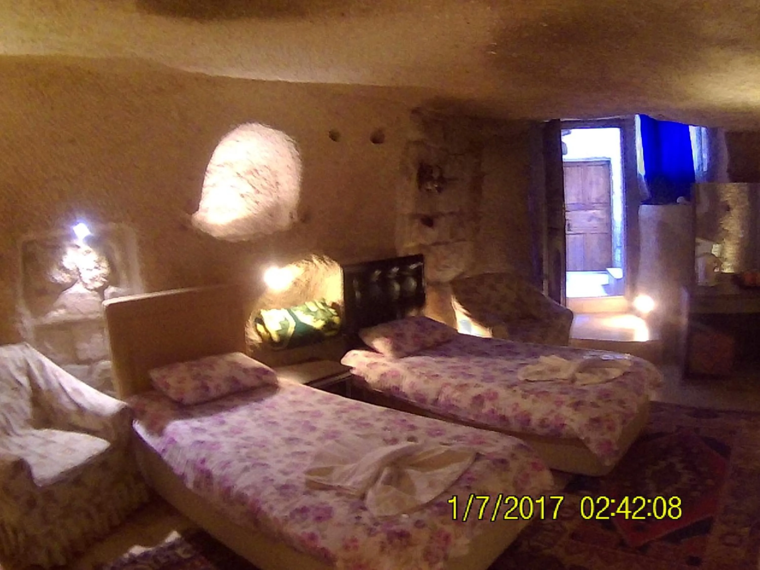 Bedroom, Bed in Coco Cave