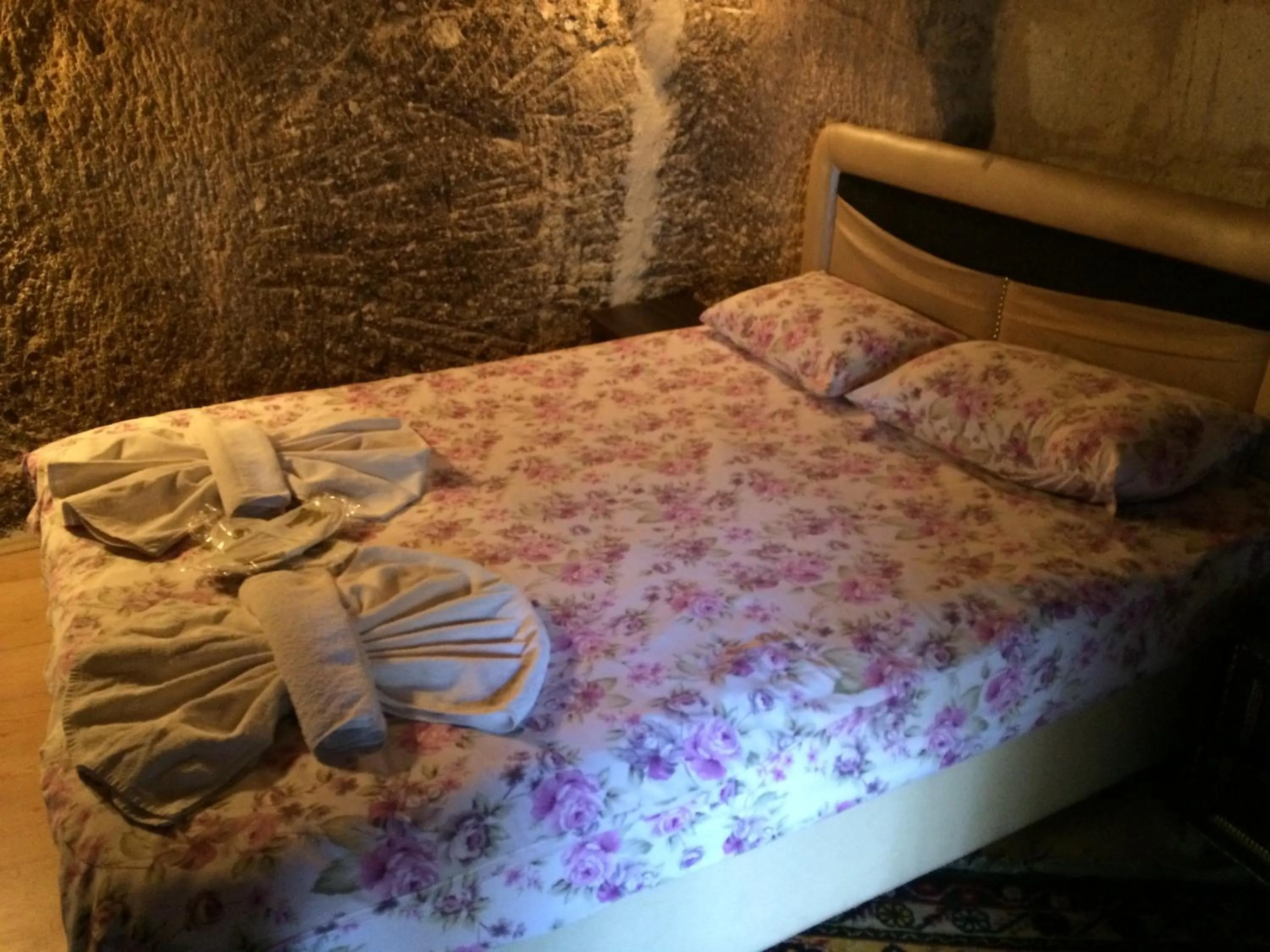 Bedroom, Bed in Coco Cave