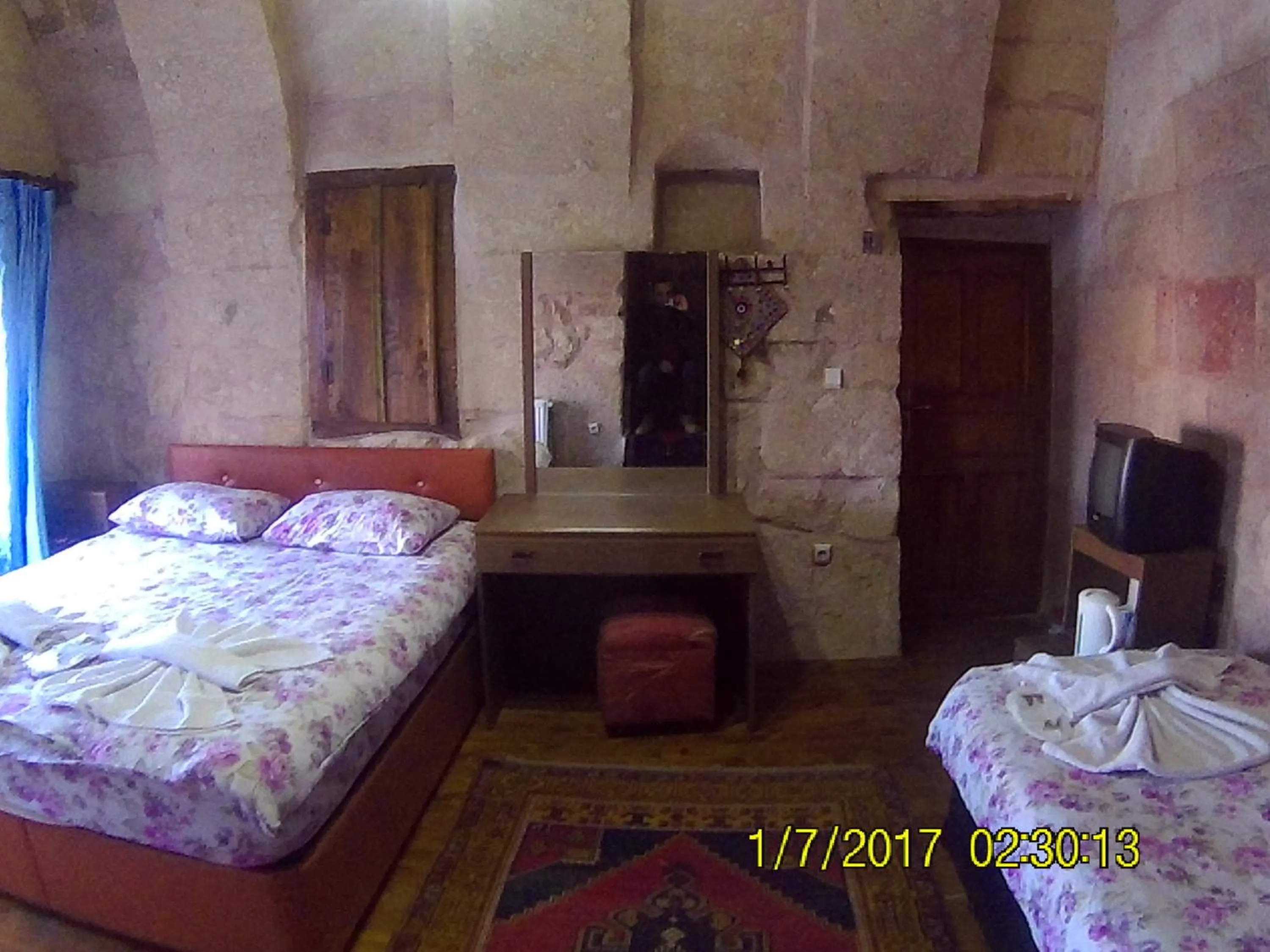 Bedroom, Bed in Coco Cave