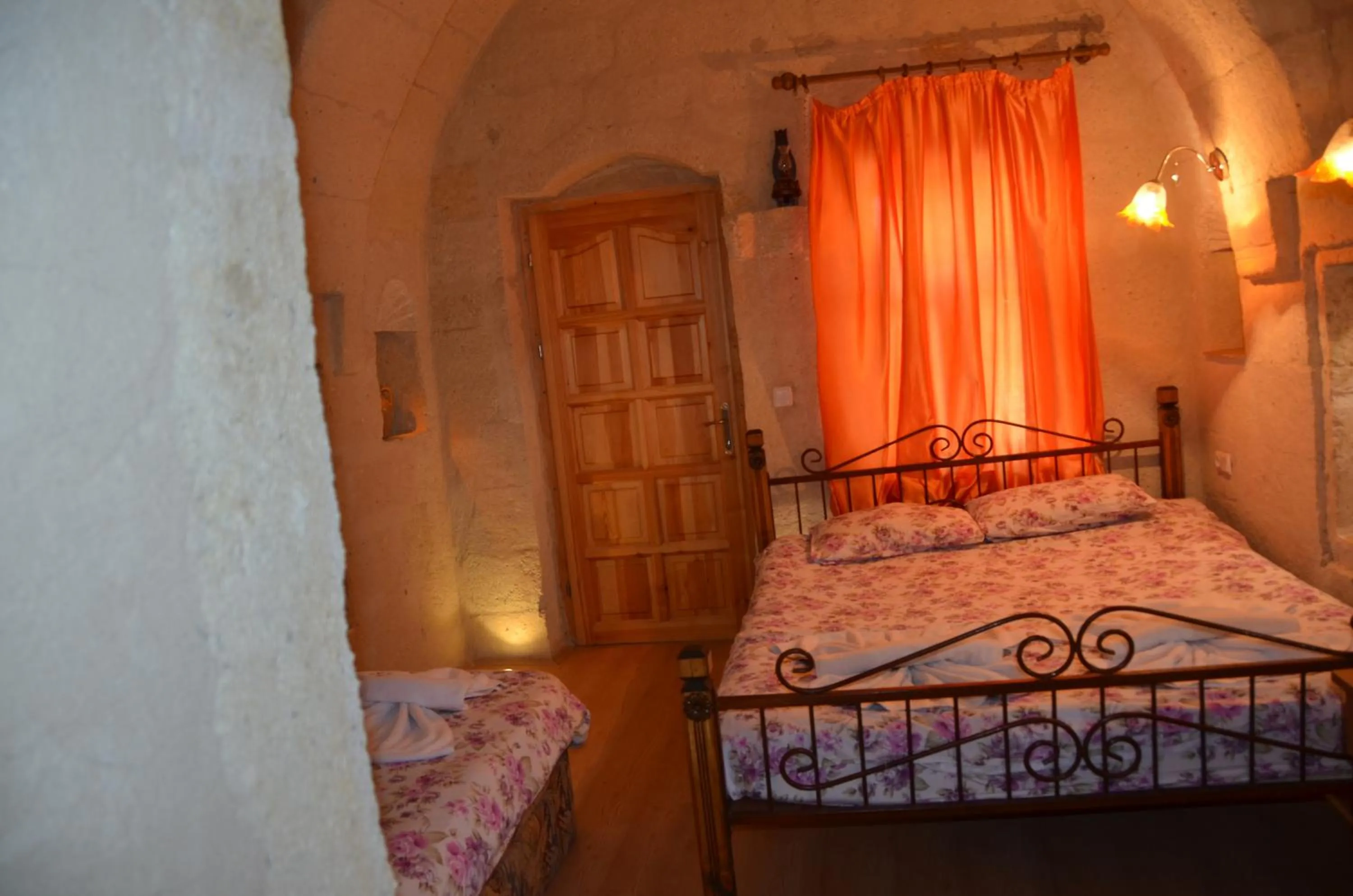 Bedroom, Bed in Coco Cave