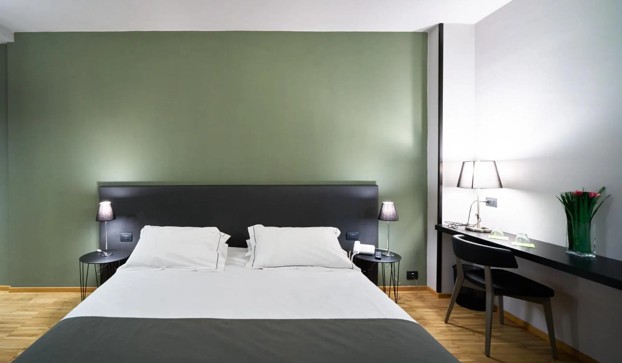 Photo of the whole room, Bed in Smart Hotel