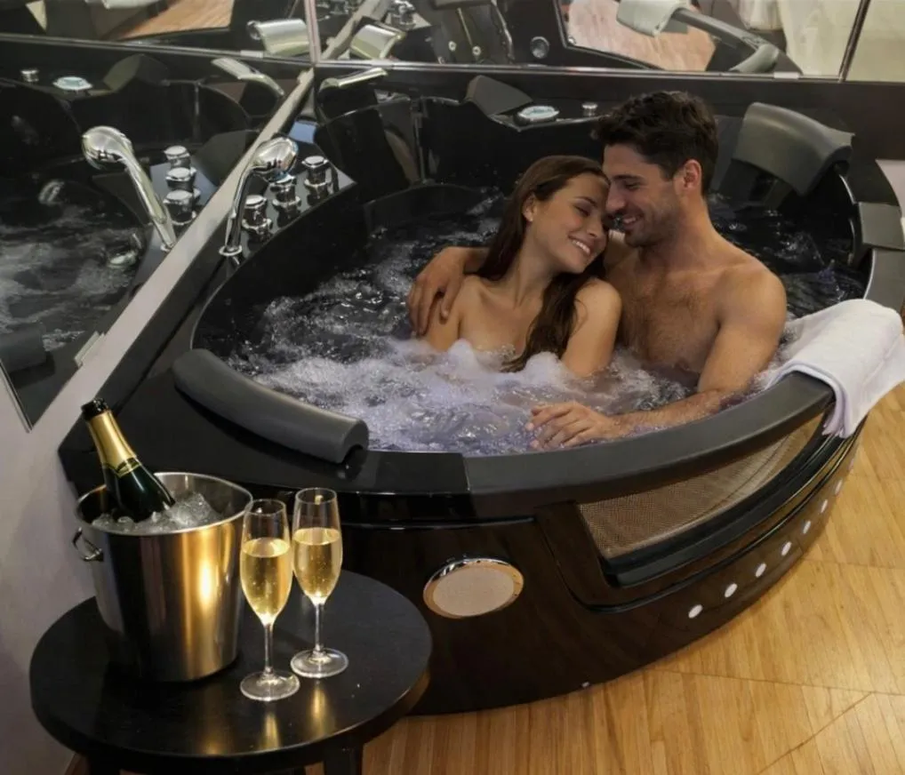 Hot Tub in Smart Hotel