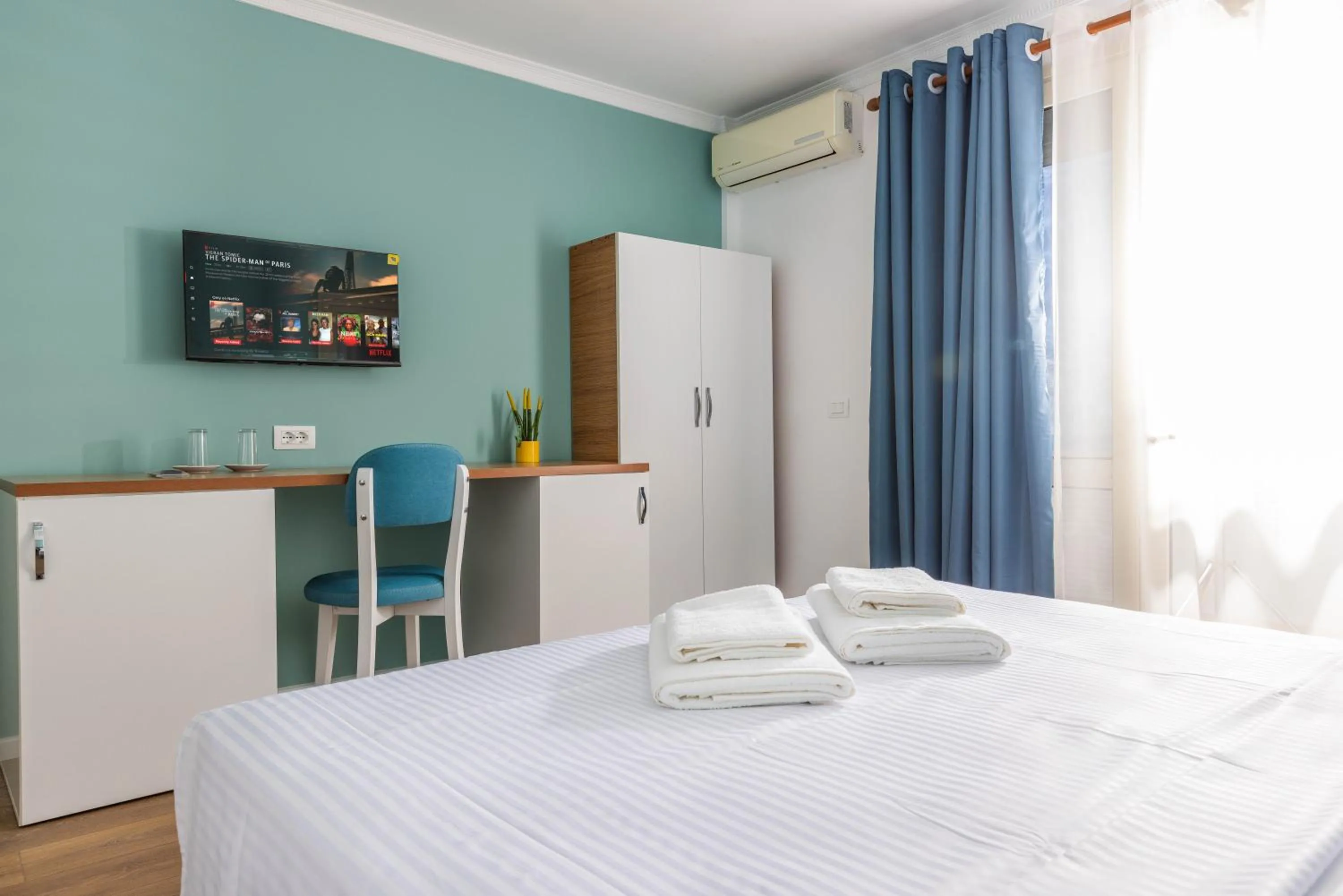 TV and multimedia, Bed in Hotel Vila MAX