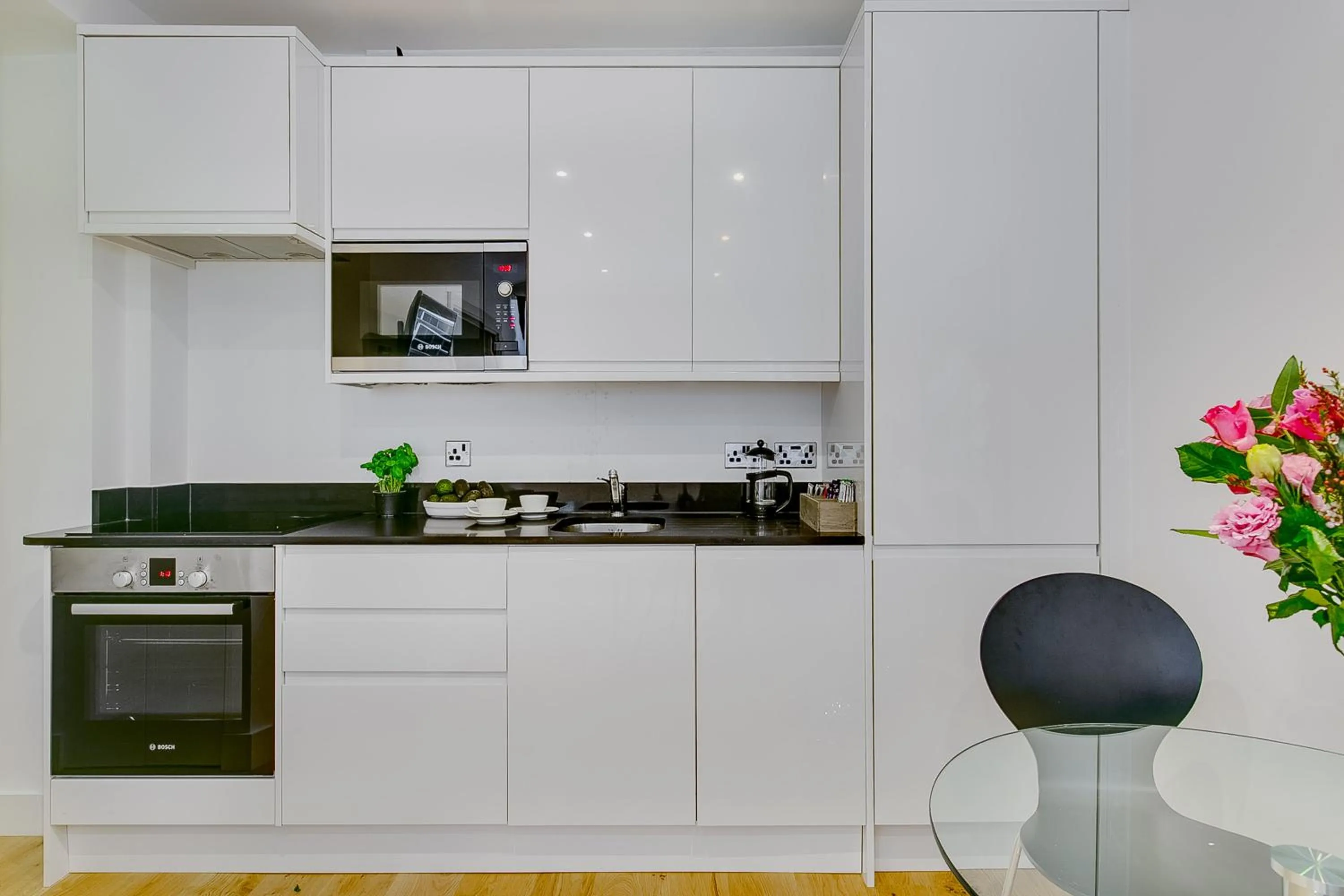 Kitchen or kitchenette in Nell Gwynn Chelsea Accommodation