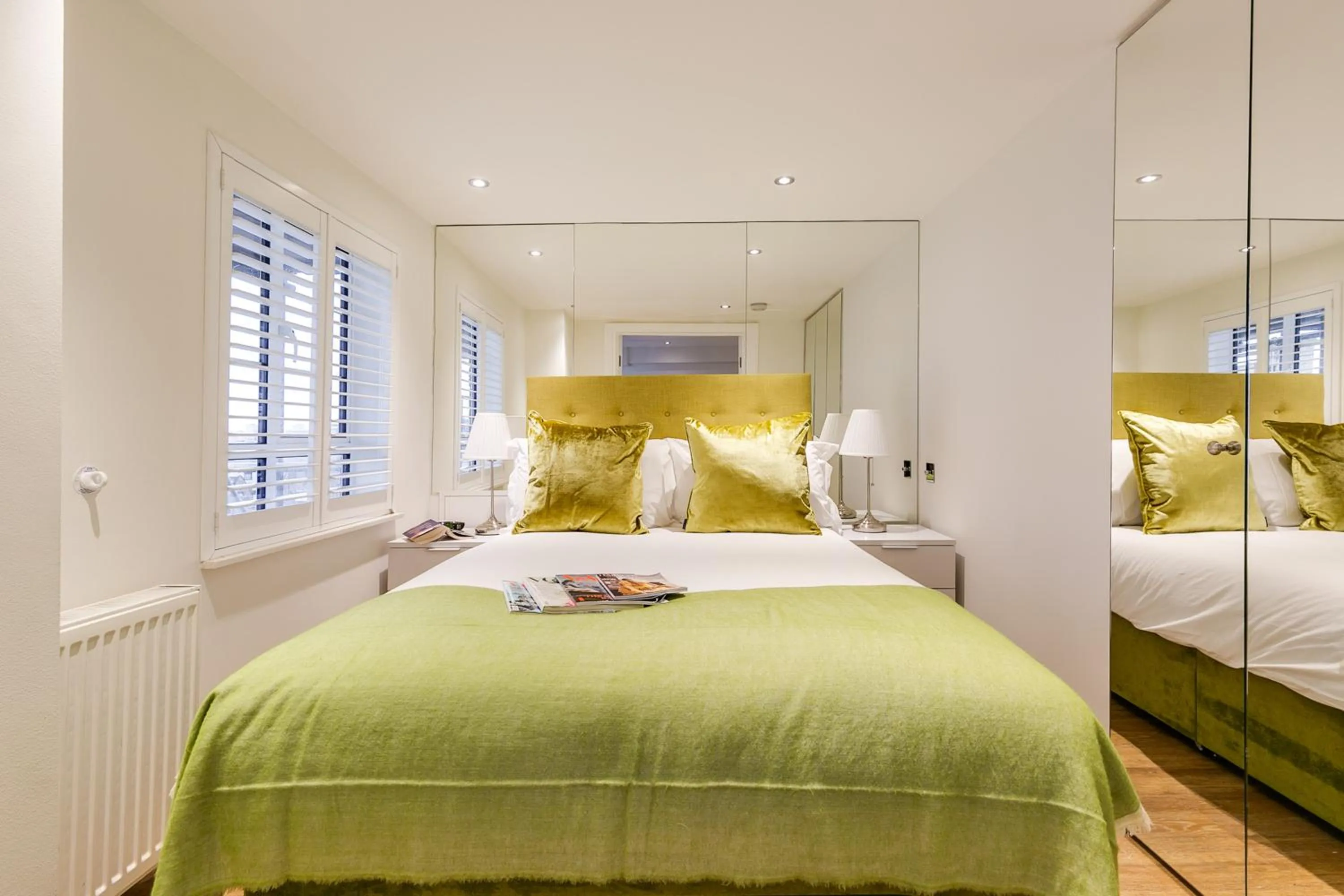 Bed in Nell Gwynn Chelsea Accommodation