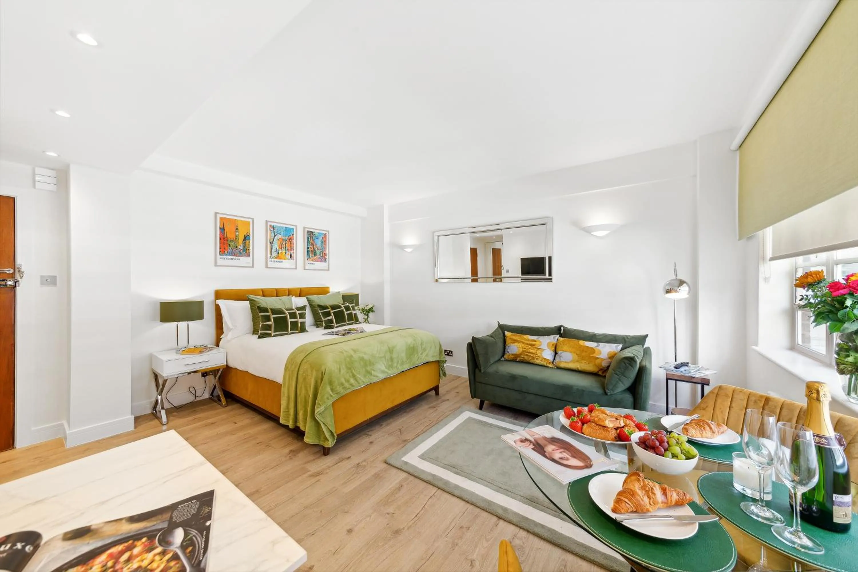 Bed in Nell Gwynn Chelsea Accommodation