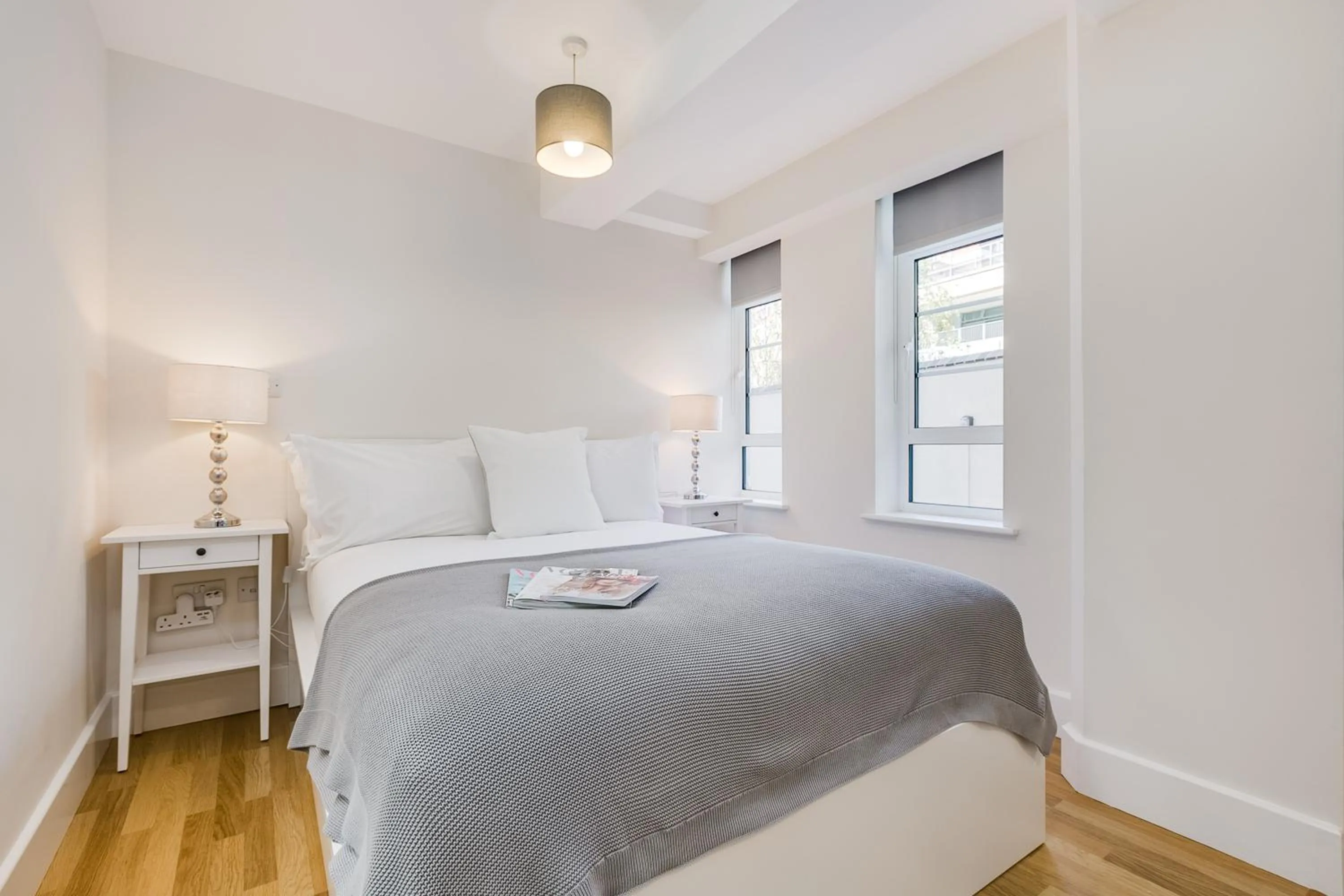 Bedroom, Bed in Nell Gwynn Chelsea Accommodation