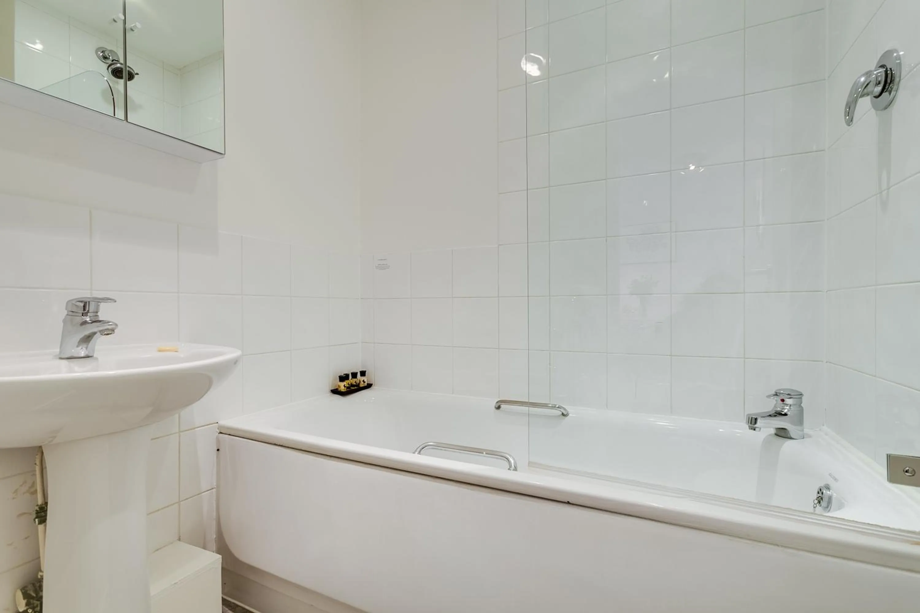 Bathroom in Nell Gwynn Chelsea Accommodation