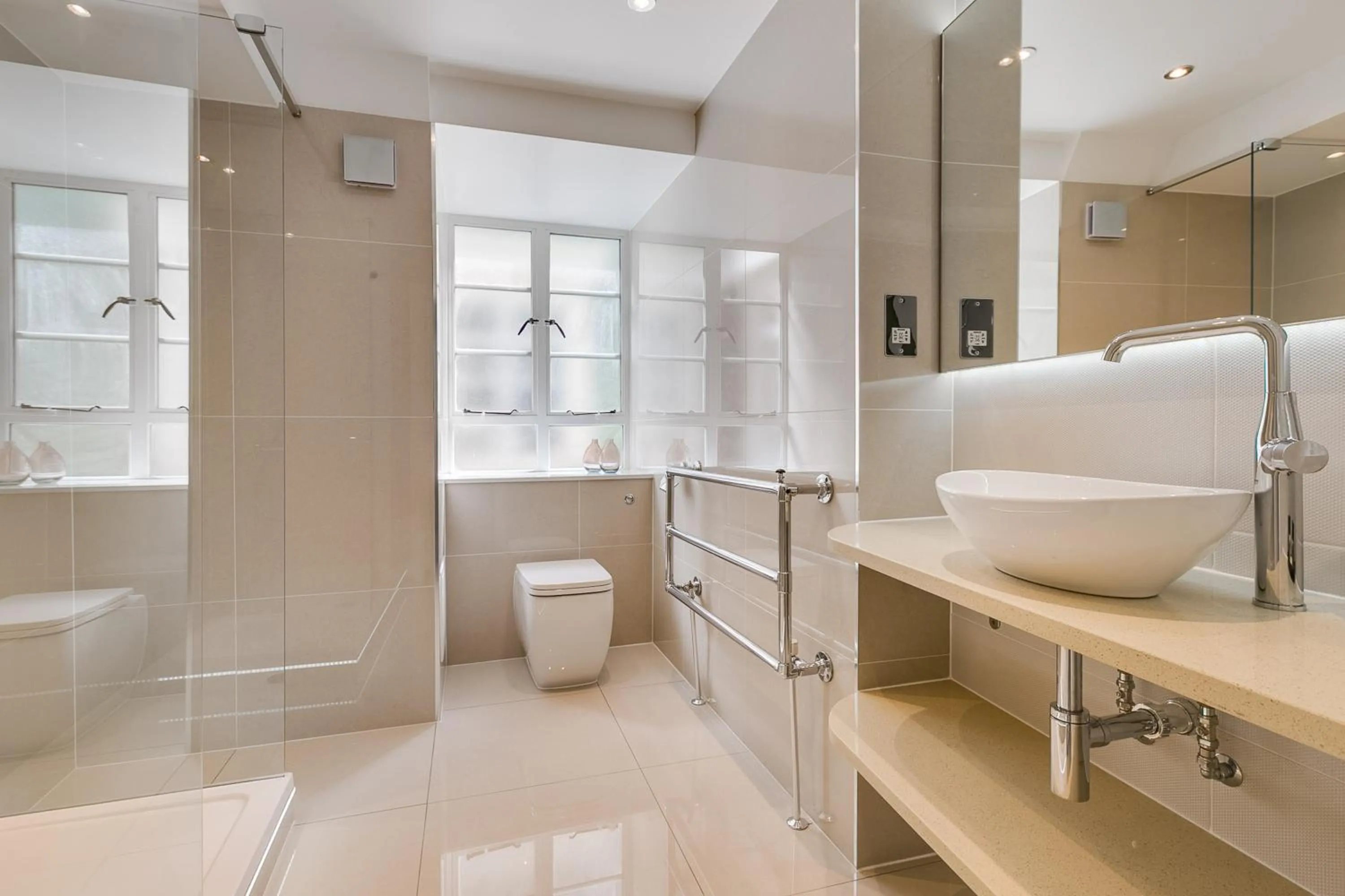 Shower in Nell Gwynn Chelsea Accommodation