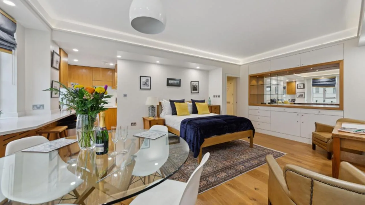 Nell Gwynn Chelsea Accommodation