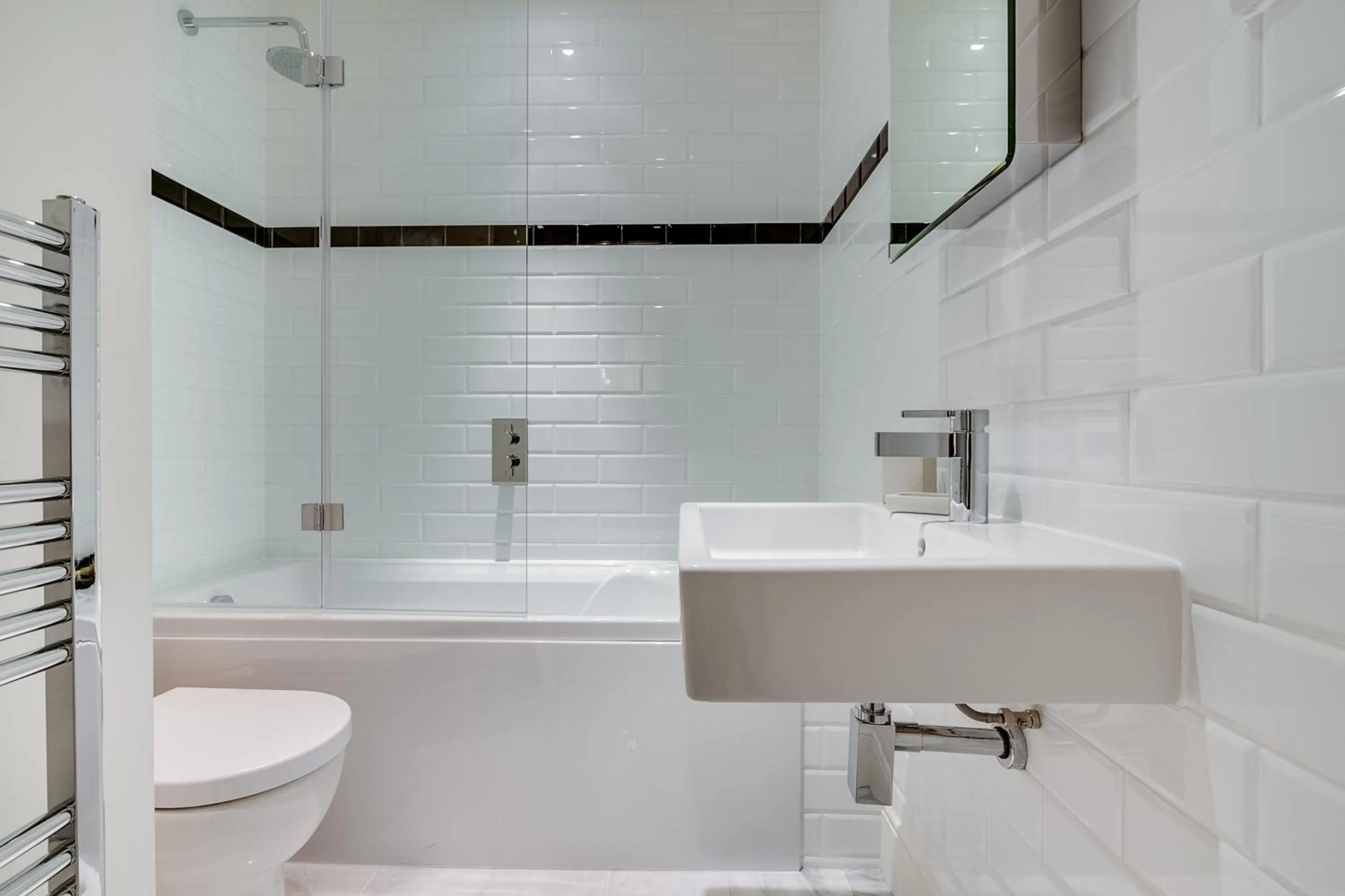 Bathroom in Nell Gwynn Chelsea Accommodation