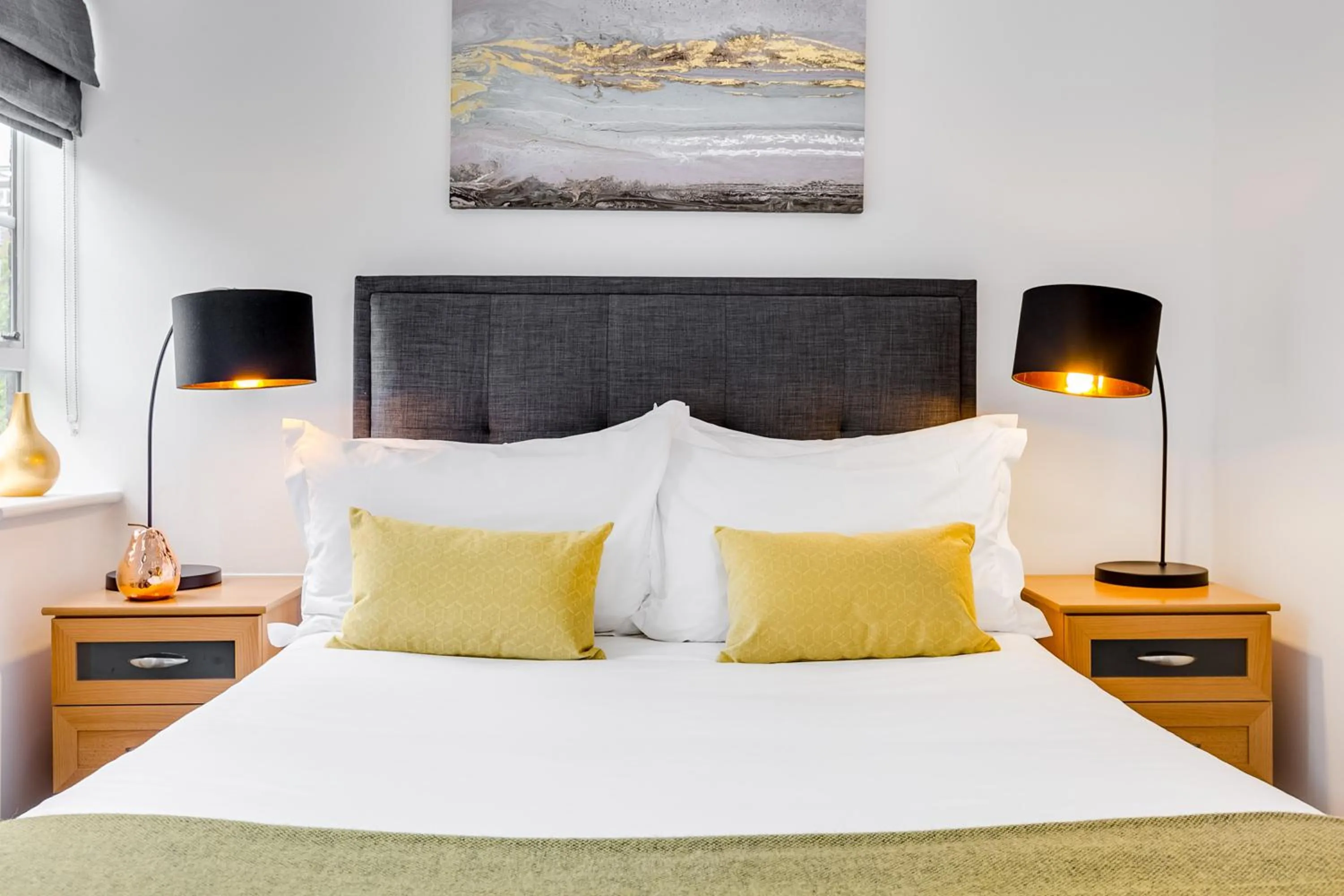 Bedroom, Bed in Nell Gwynn Chelsea Accommodation